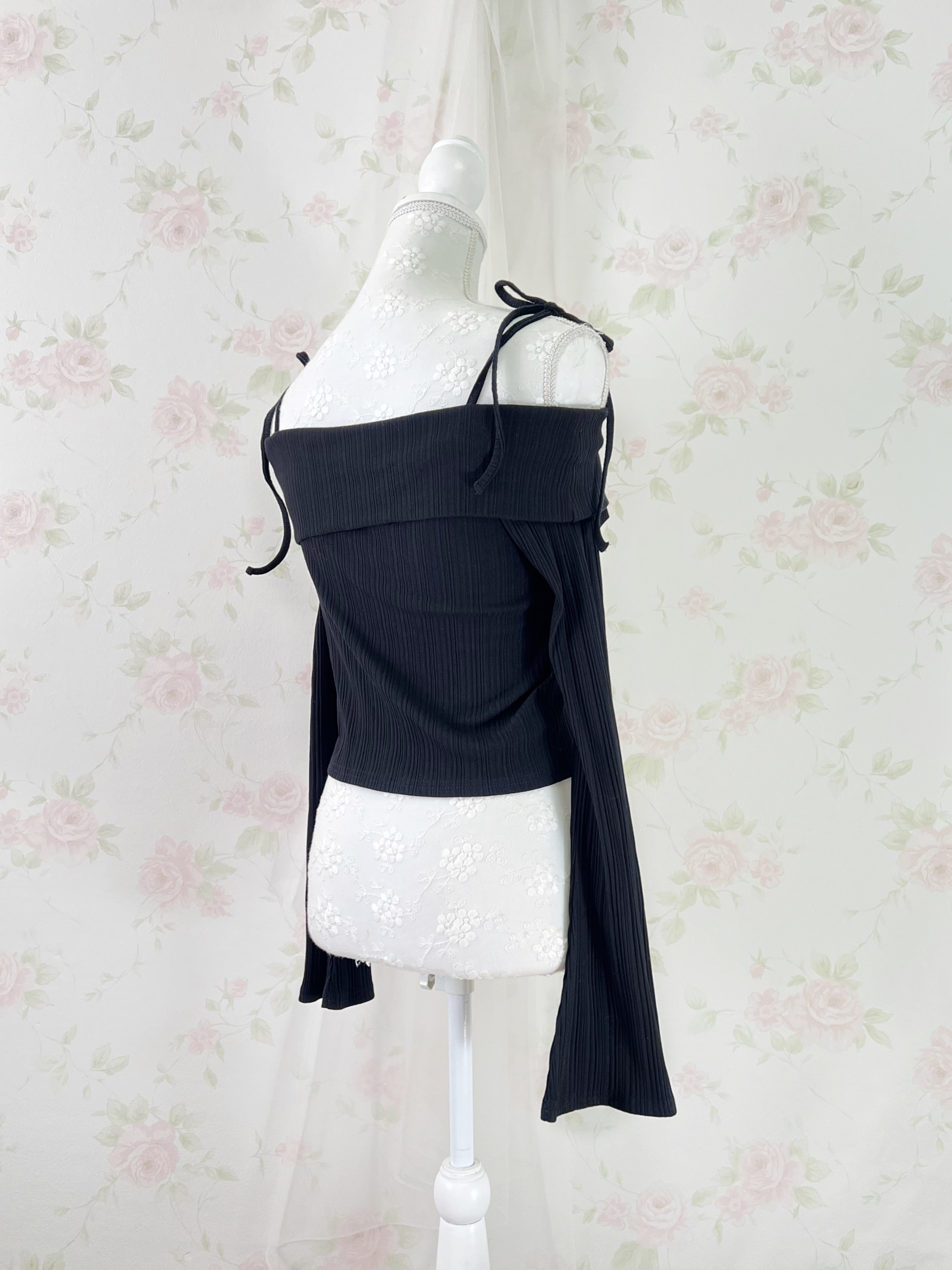Y2K Off Shoulder String Wide Sleeve Top (Black)