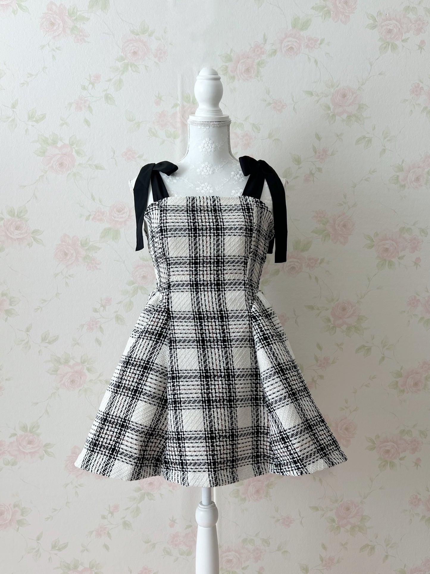 GRL Shoulder Bow Checked A-Line Dress (White)