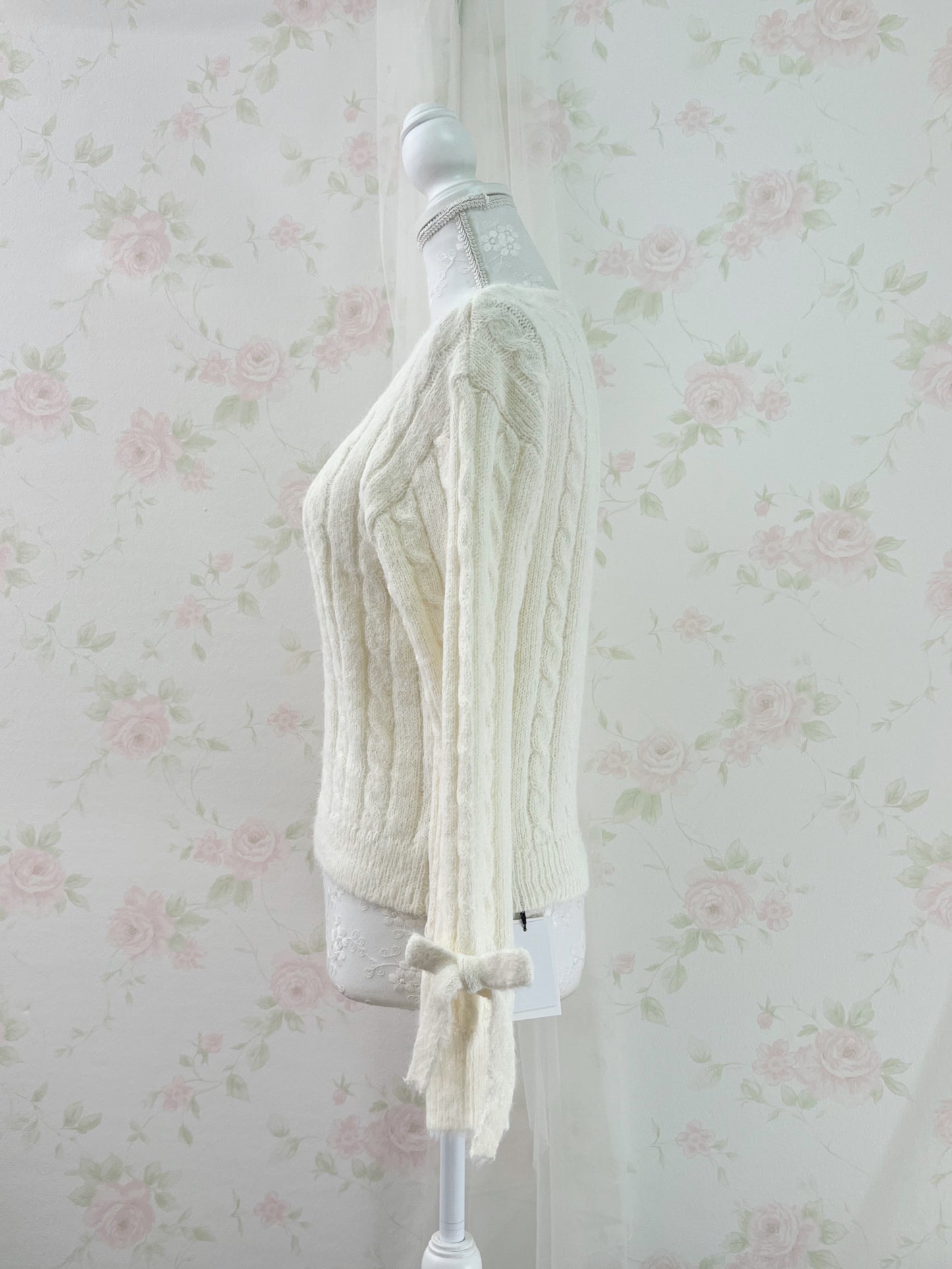 GRL Shoujo Bow Sleeve Marshmallow Sweater (Vanilla)