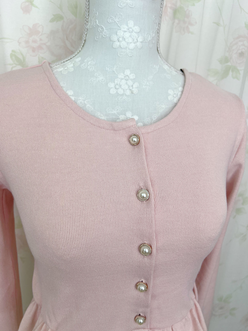 Ruffled Hem Pearl Button Cardigan (Pink)