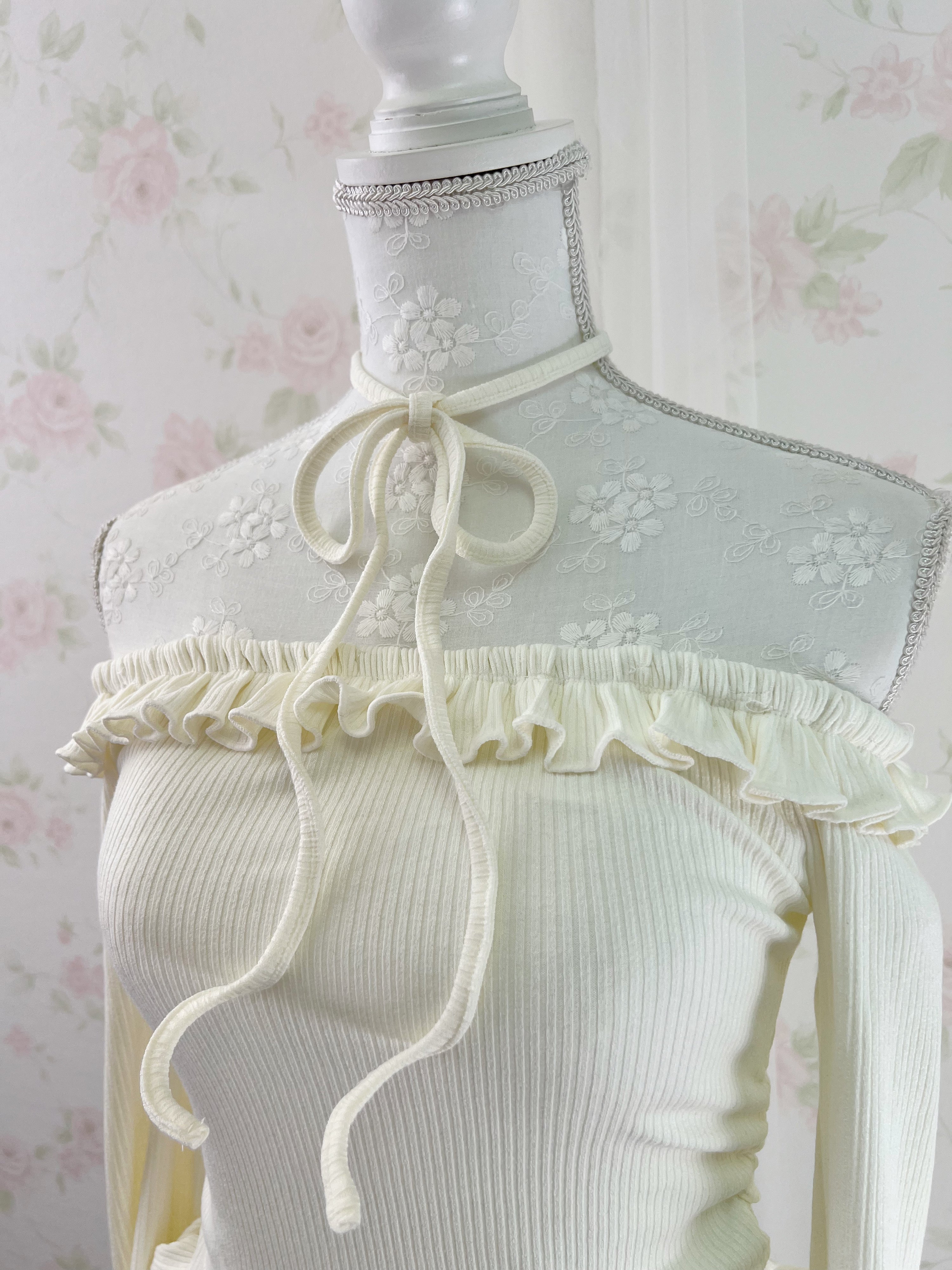 Choker hem frilled top