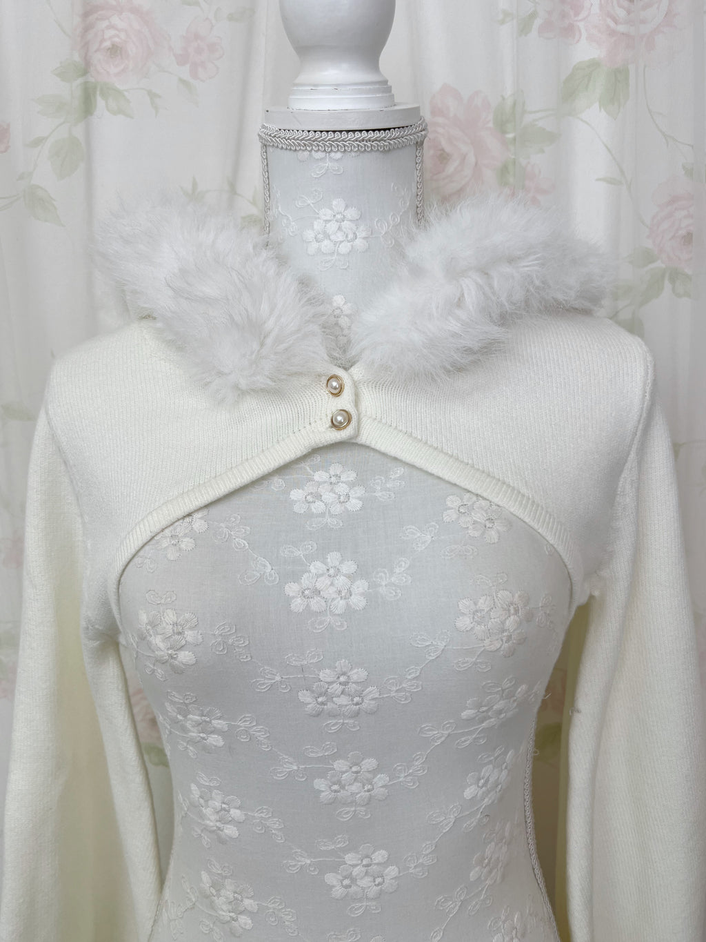 apres jour Eco Fur Short Hoodie (Ivory)