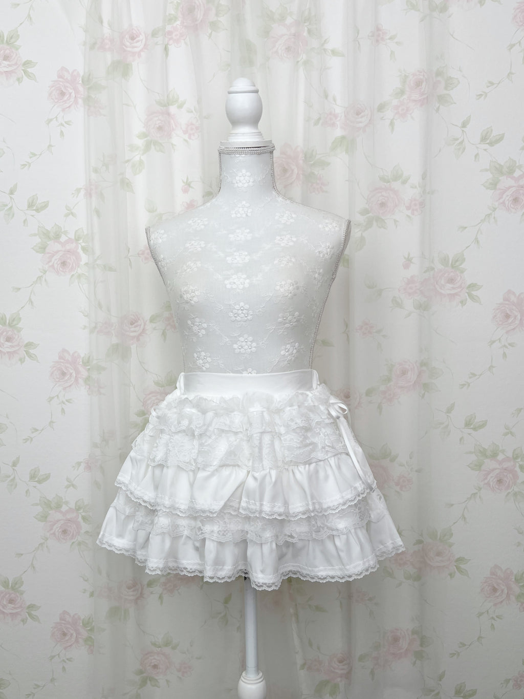 Side Bow Lacy Tired Skirt (White)