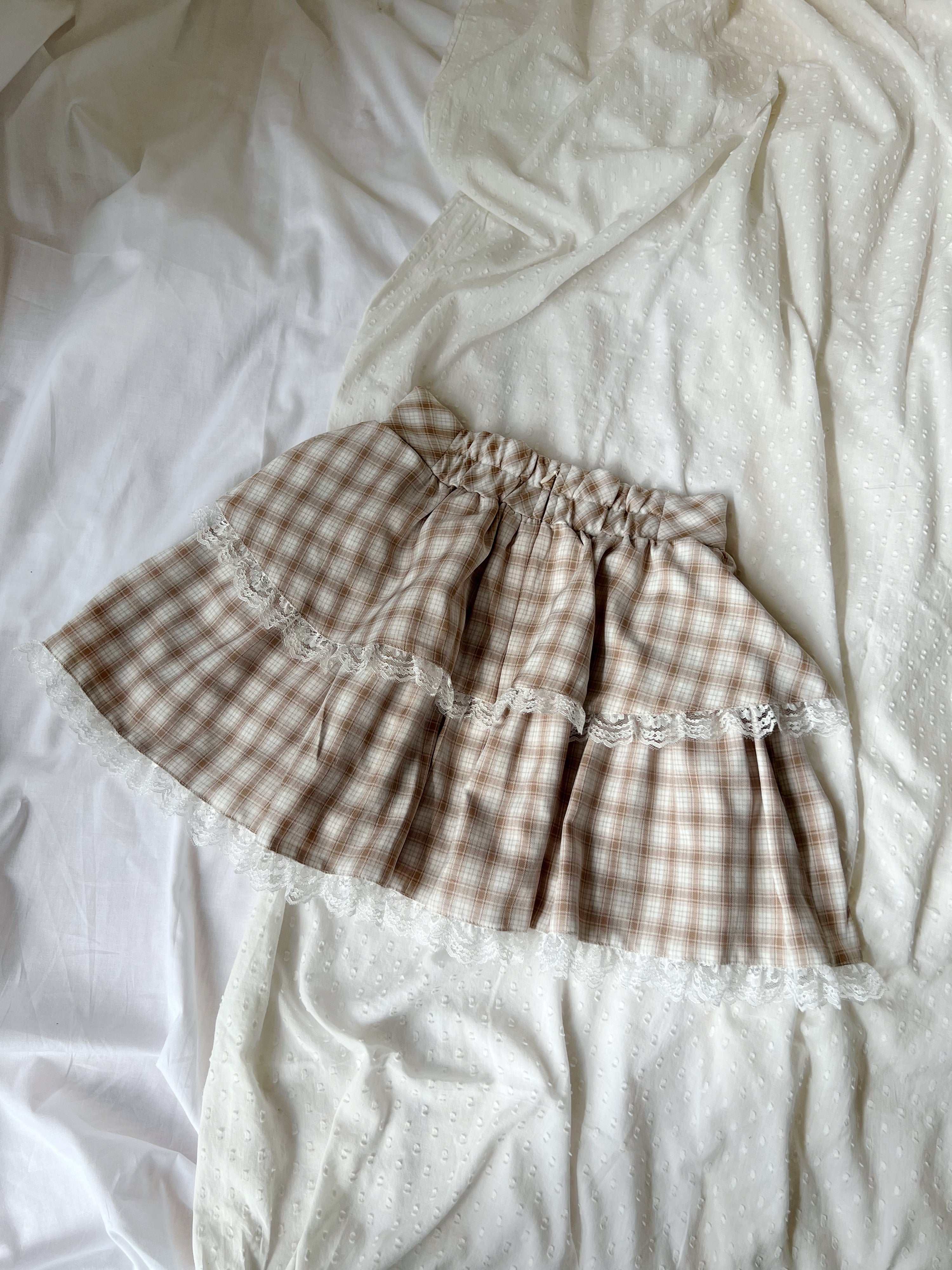 evelyn Checked Lacy Hem Skirt (Beige)
