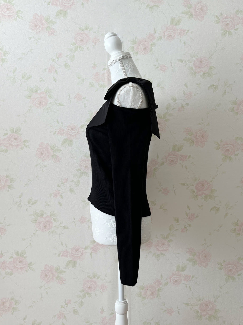 Shoulder Bow Knit Top (Black)
