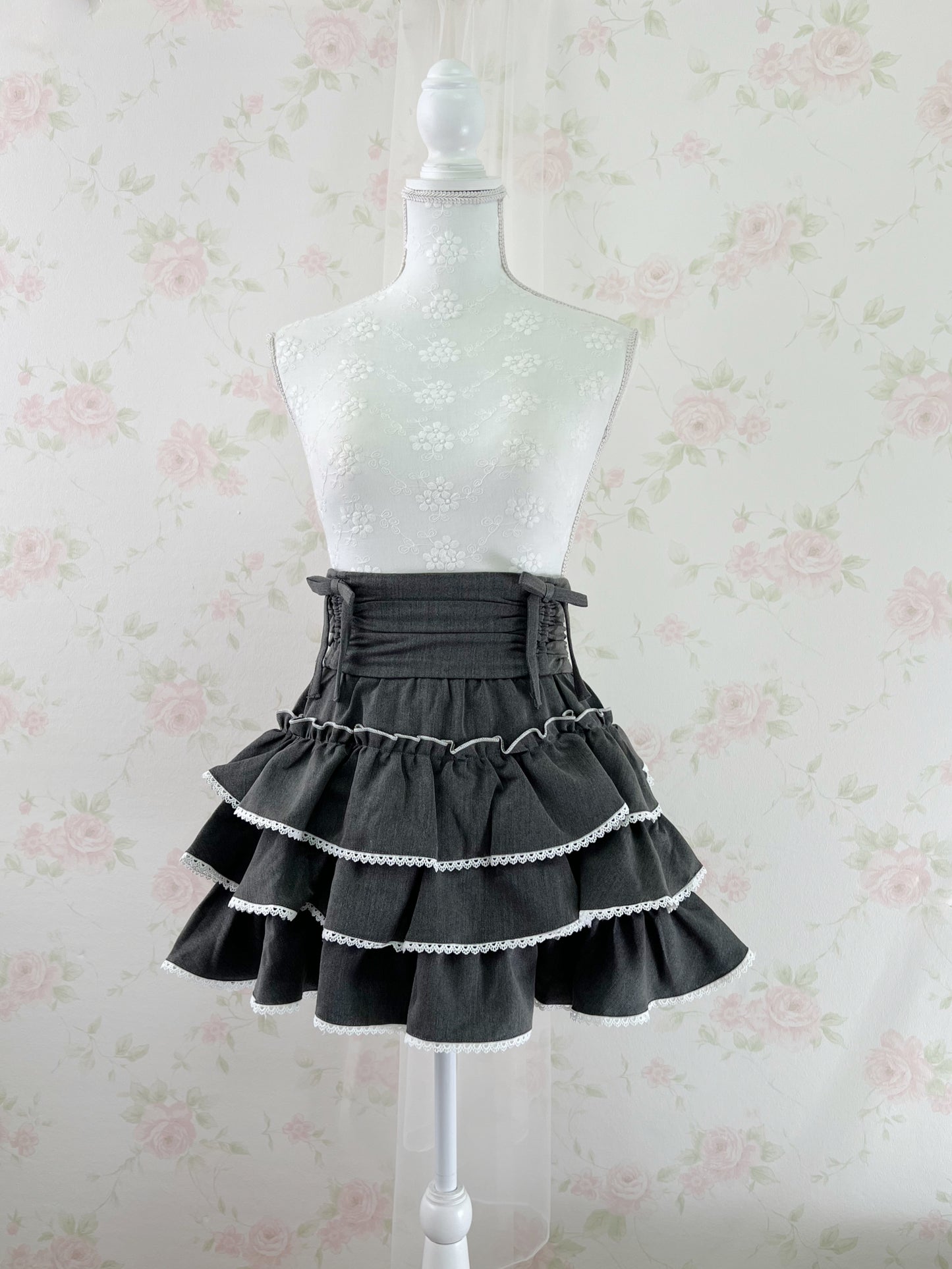 Pium Tiered High Waist Side Bow Skirt (Dark Gray)