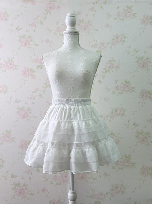 GRL Shoujo Tiered  Lace Skirt (White)