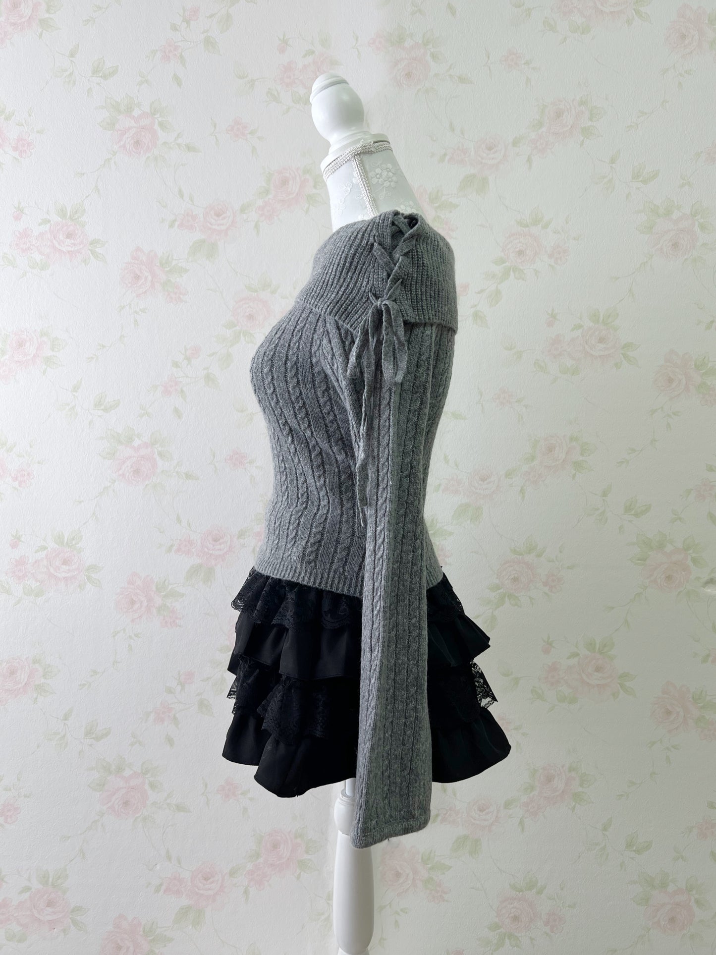 GRL Laced Up Shoulder Sweater (Gray)