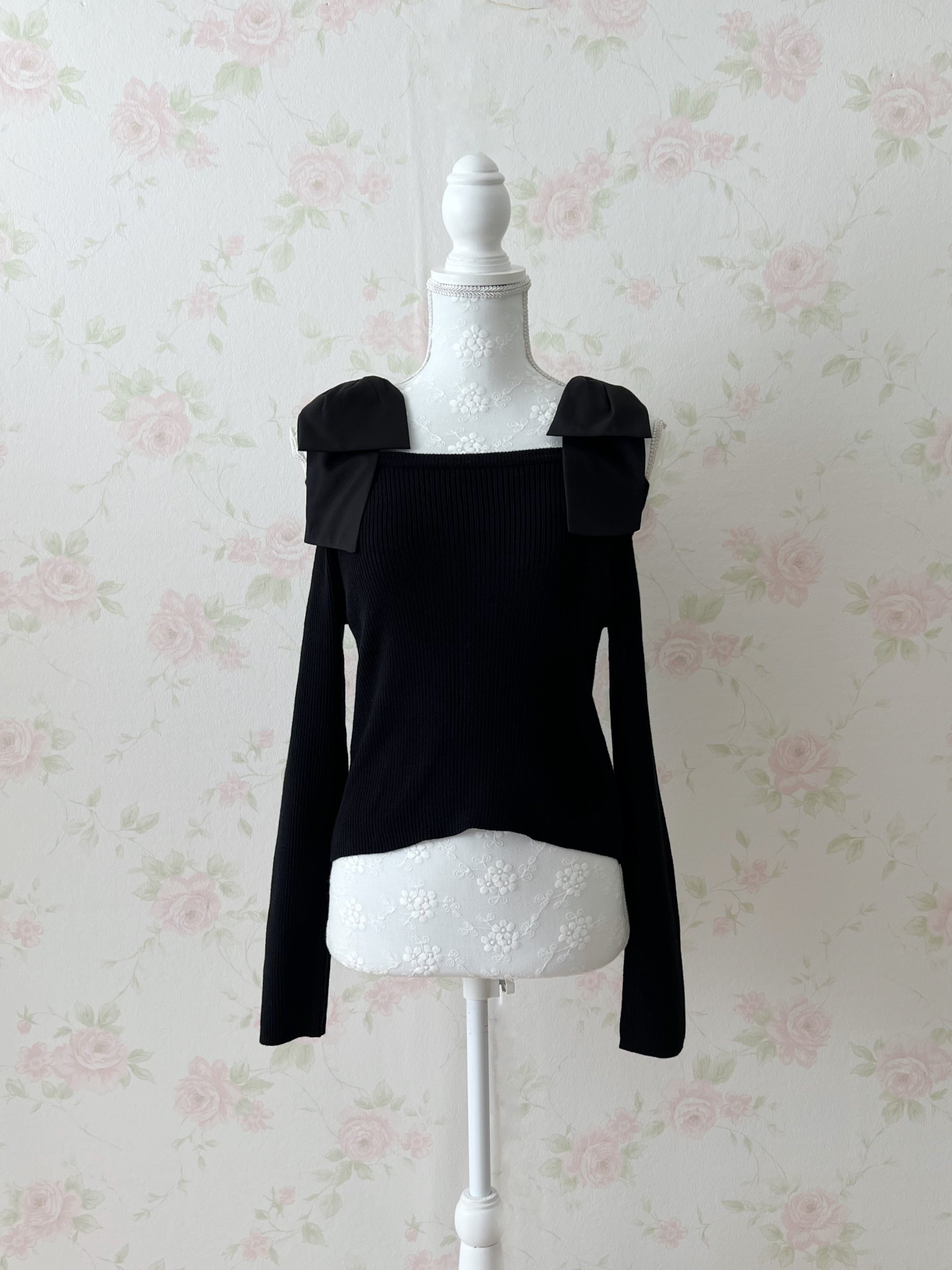 Shoulder Bow Knit Top (Black)