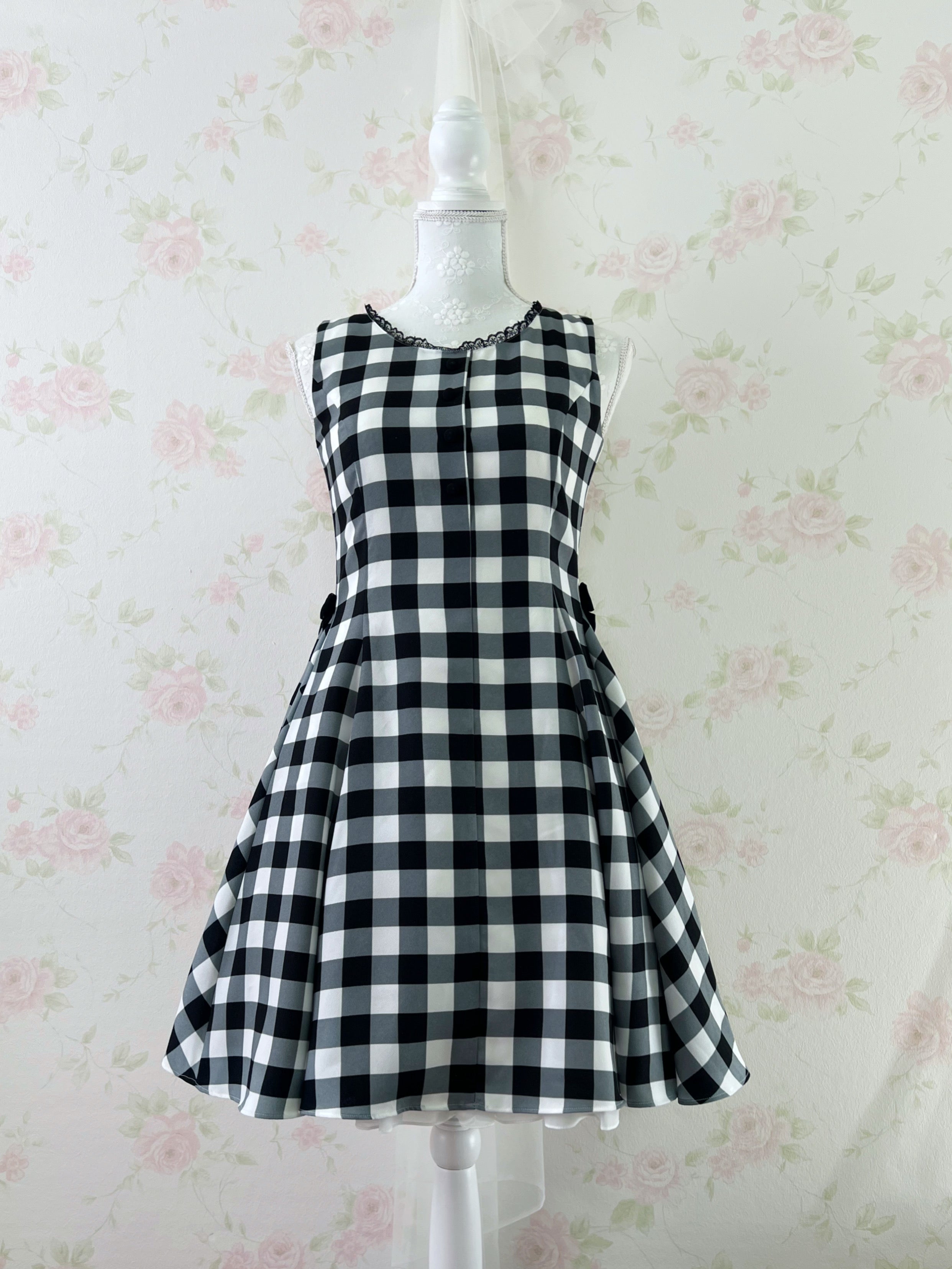 mille fille closet by LODISPOTTO Checked Layered Back Dress (Black)