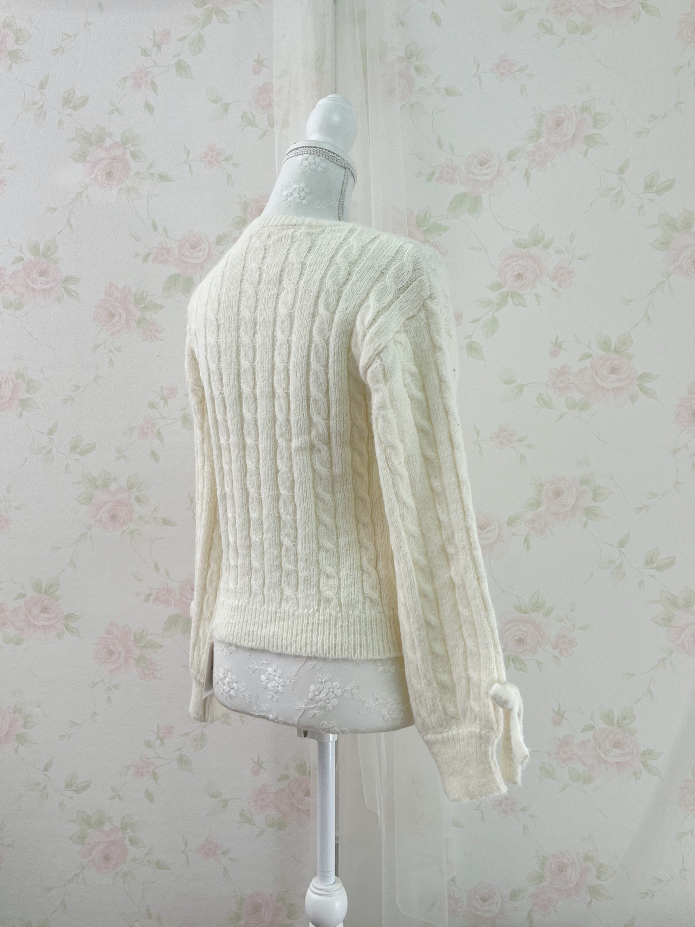 Shoujo Bow Sleeve Marshmallow Sweater (Vanilla)
