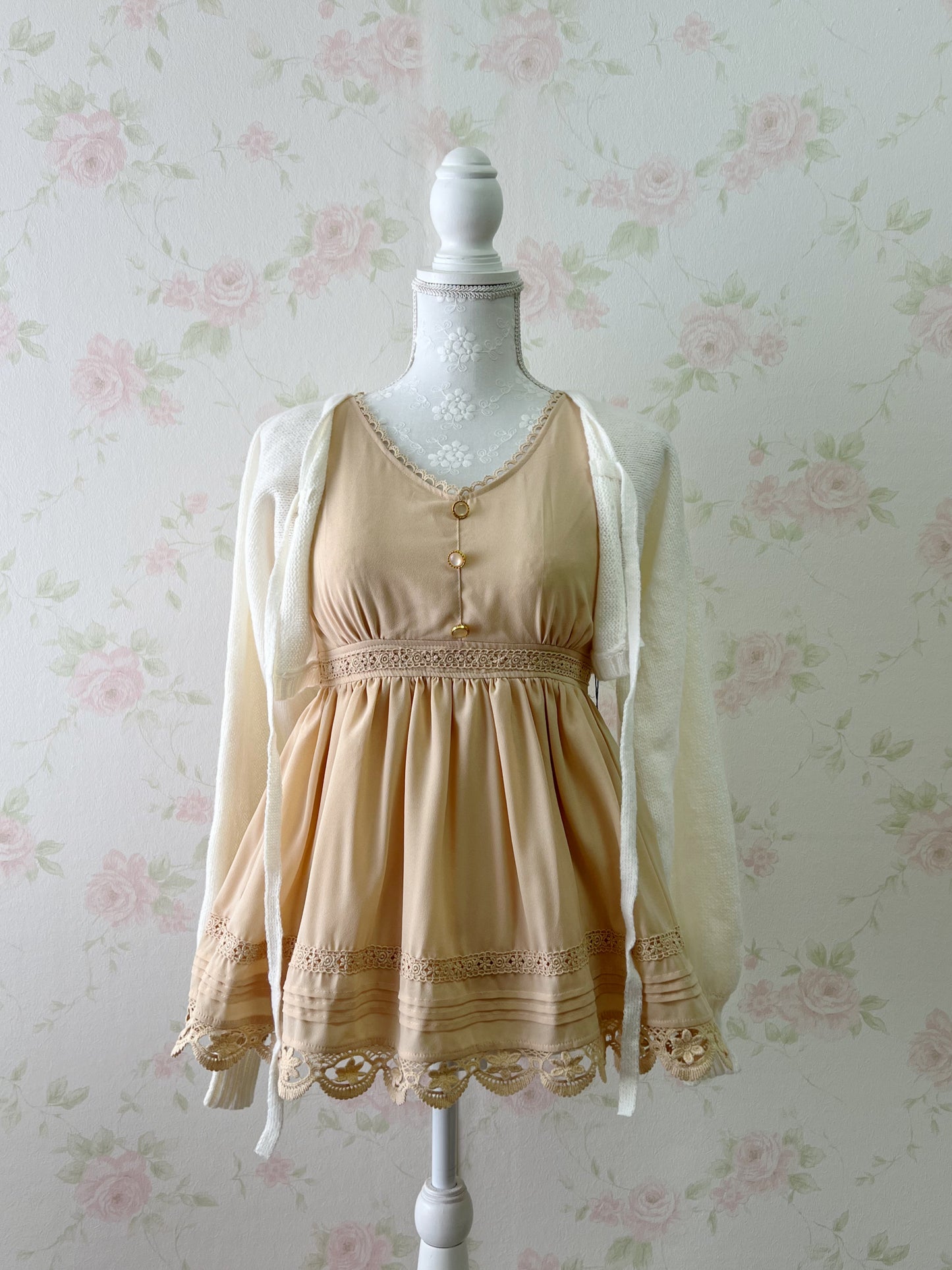 LIZ LISA Penderie Ruffled Sleeve Tunic Top