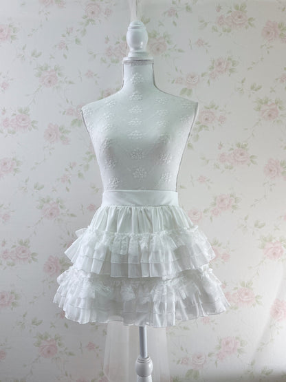 GRL Tiered Lace Skirt (White)