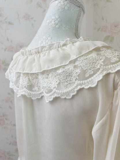 axes femme Lacy Bolero Blouse (Ivory)