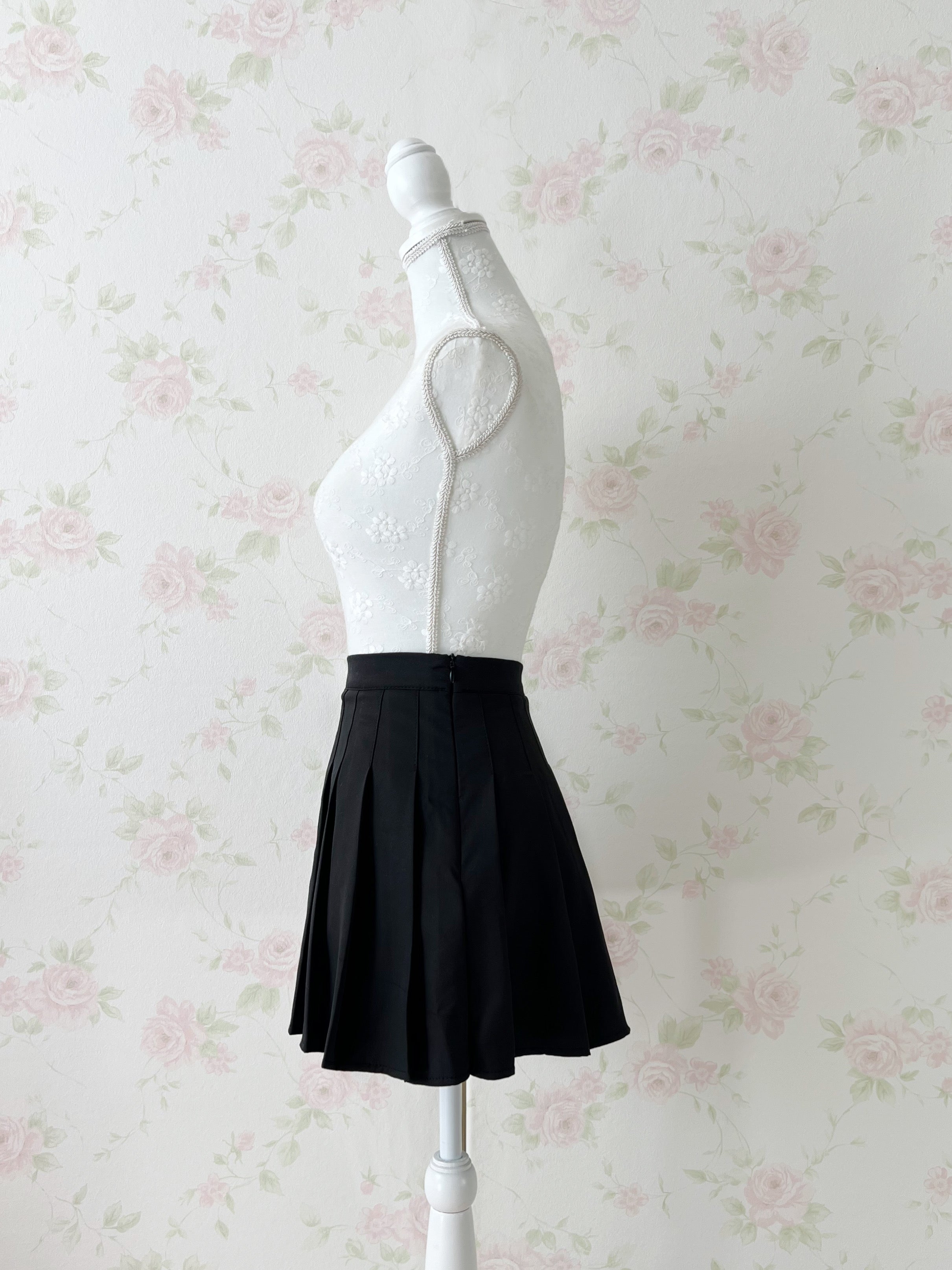 Newlyme Yumetenbo Pleated Skirt (Black)