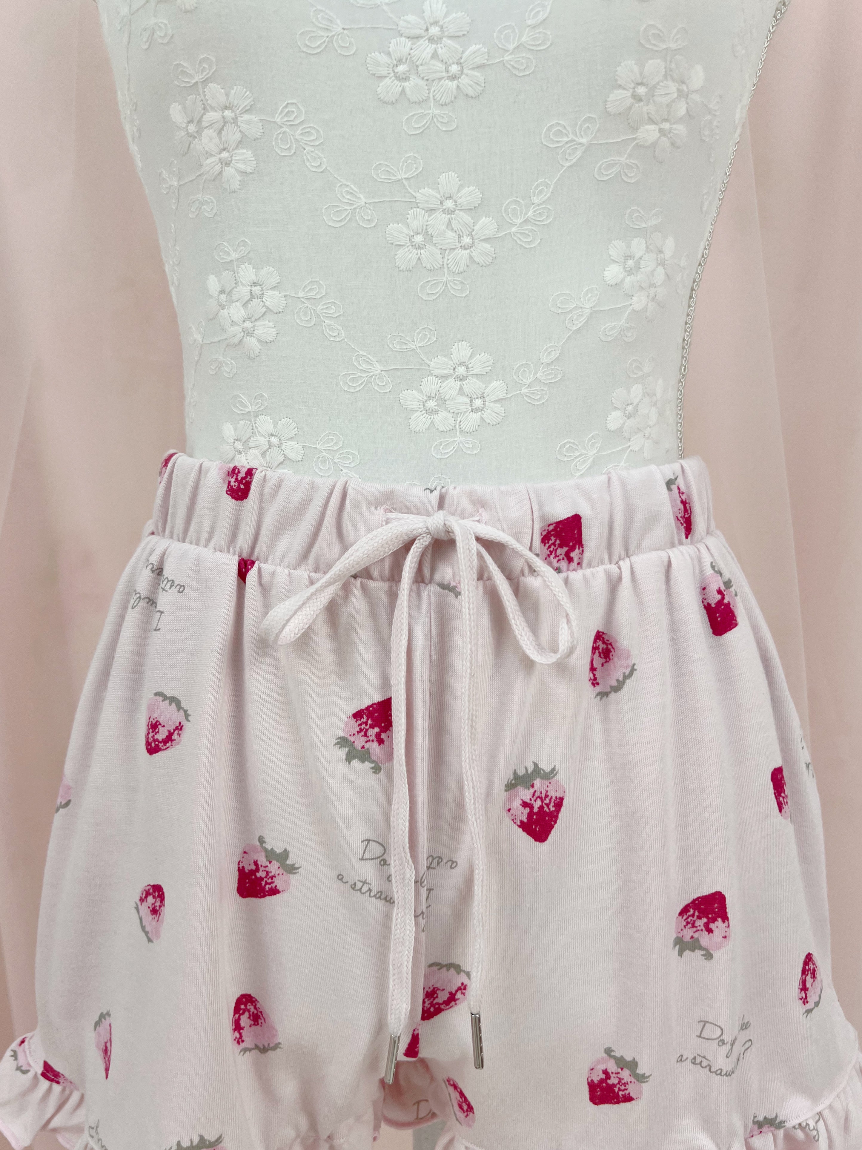 Strawberry Hem Frilled Short Pants (Pink)