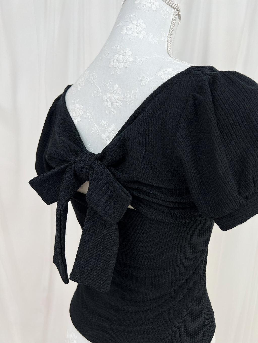 Back Bow Shoujo Top (Black)