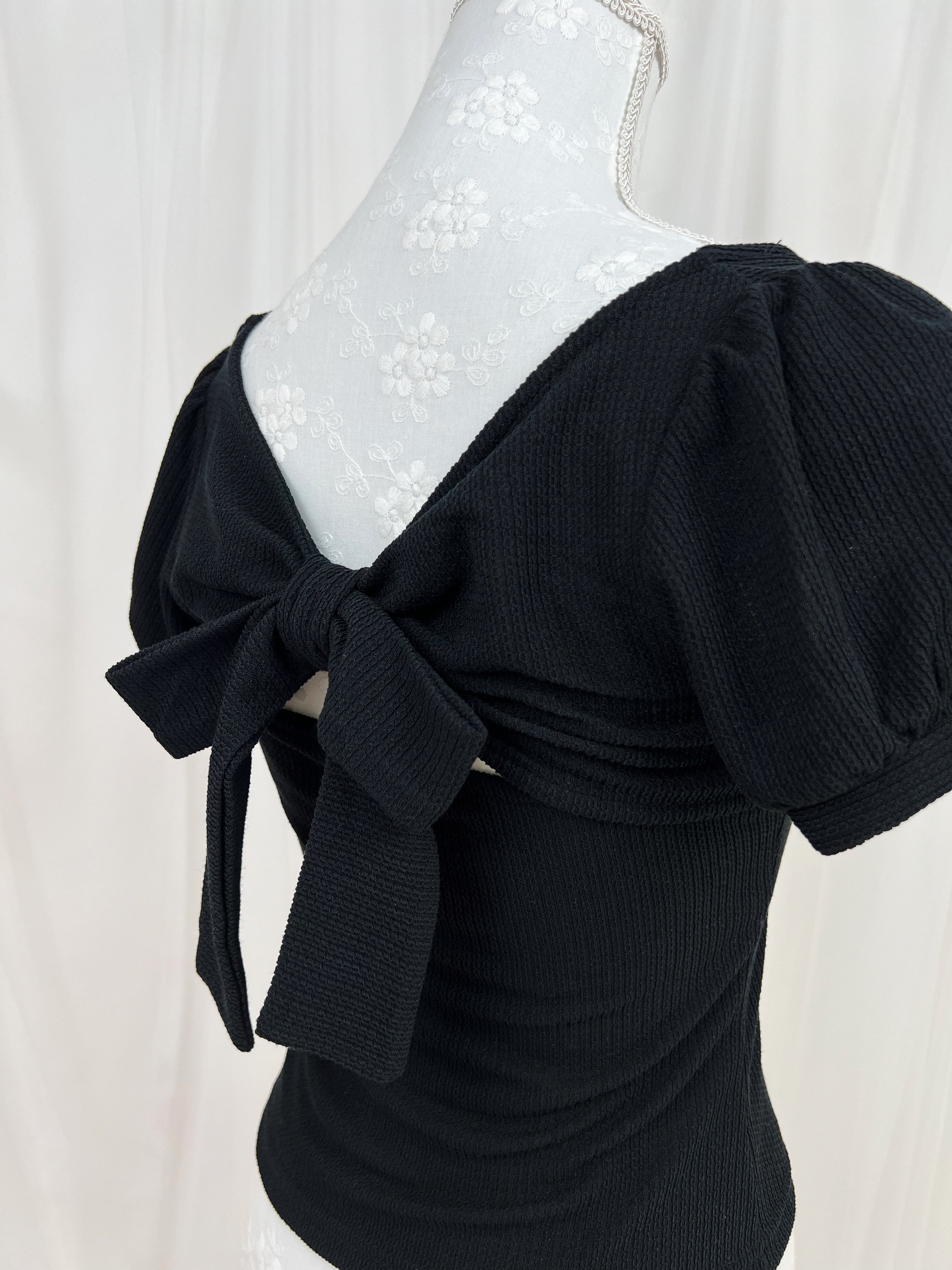 Back Bow Shoujo Top (Black)