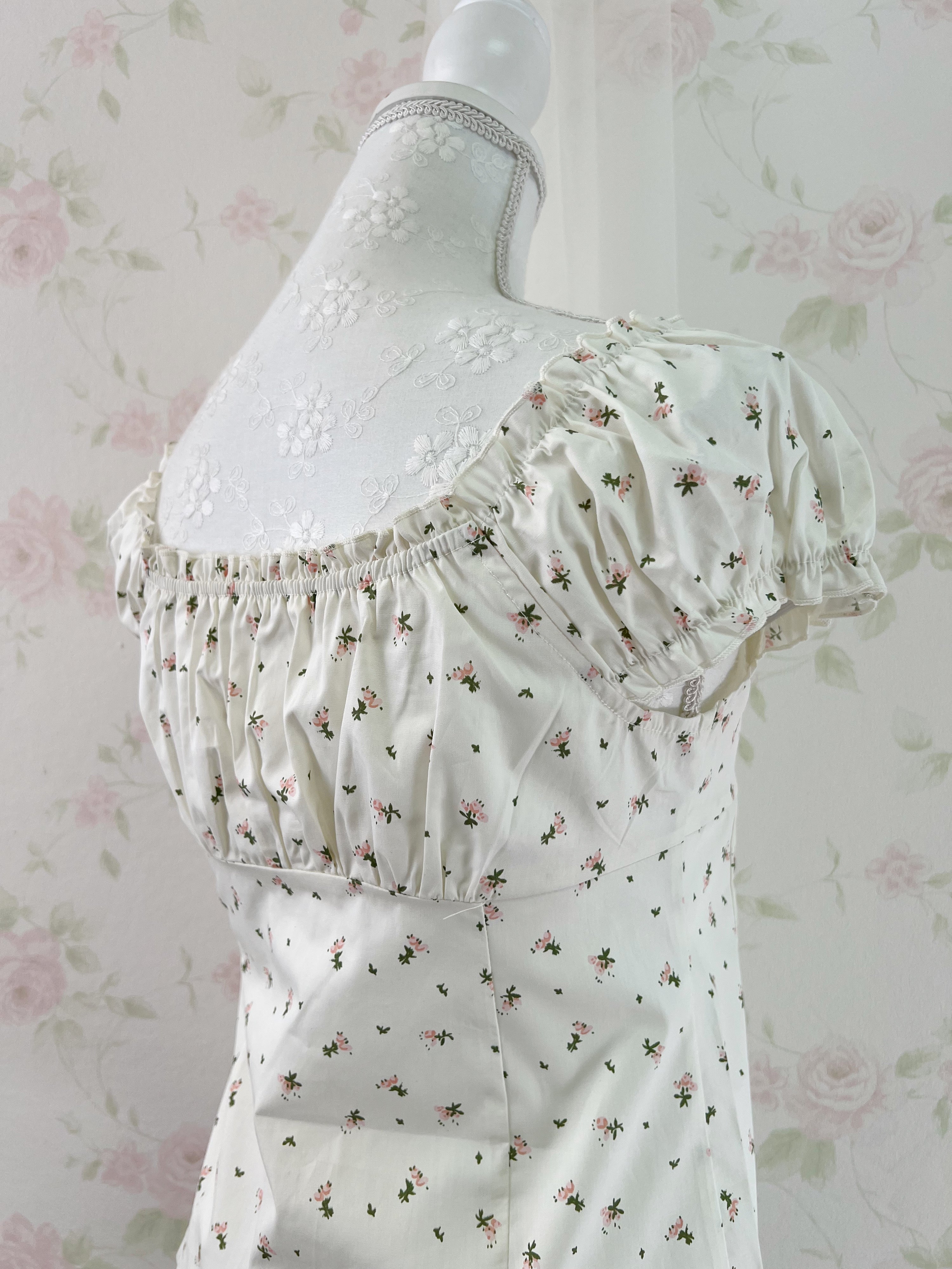 Petite Floral Puff Sleeved Cotton Blouse (Ivory)