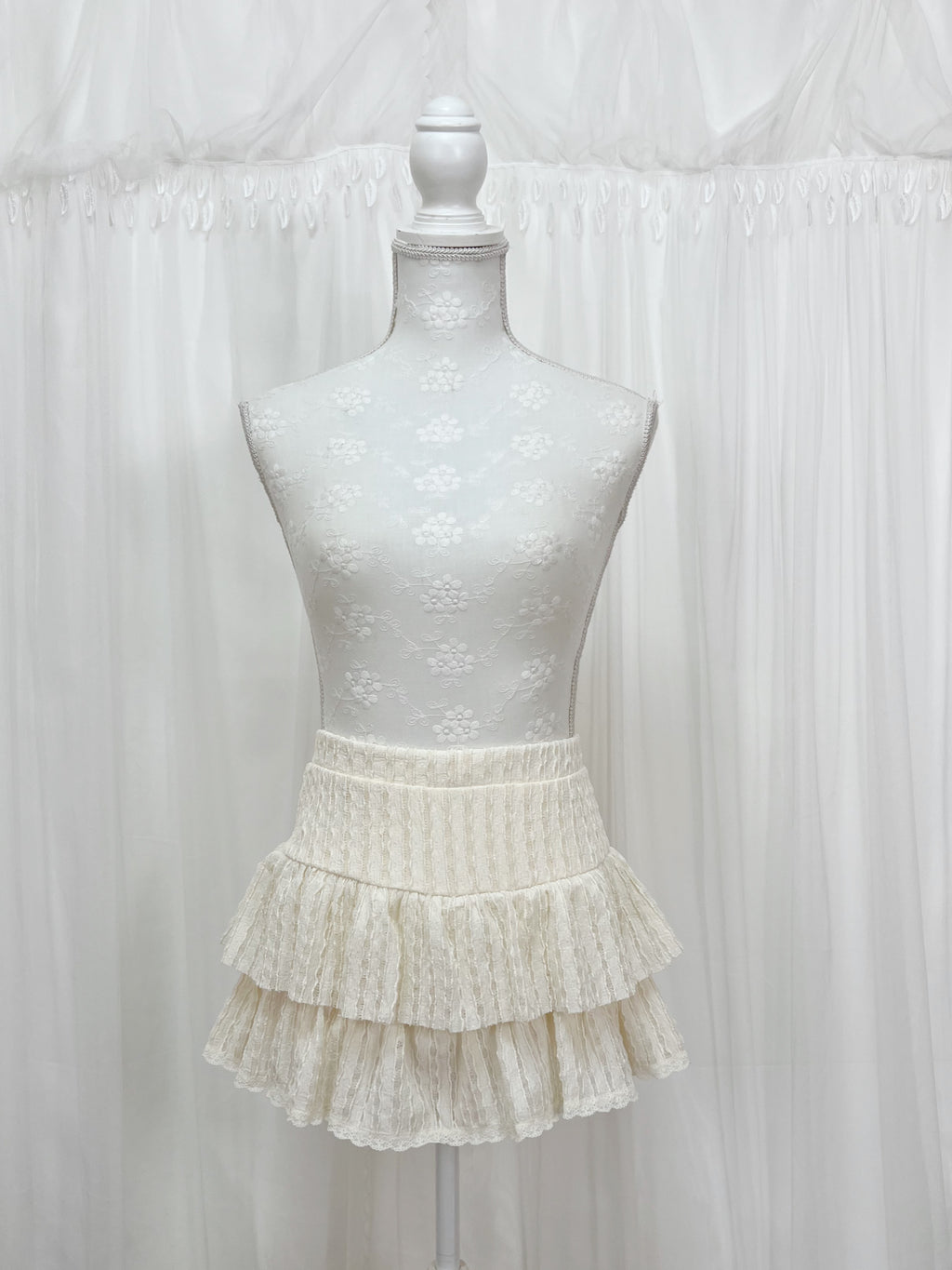 Passion room Lacy Layered Skirt (Ivory)
