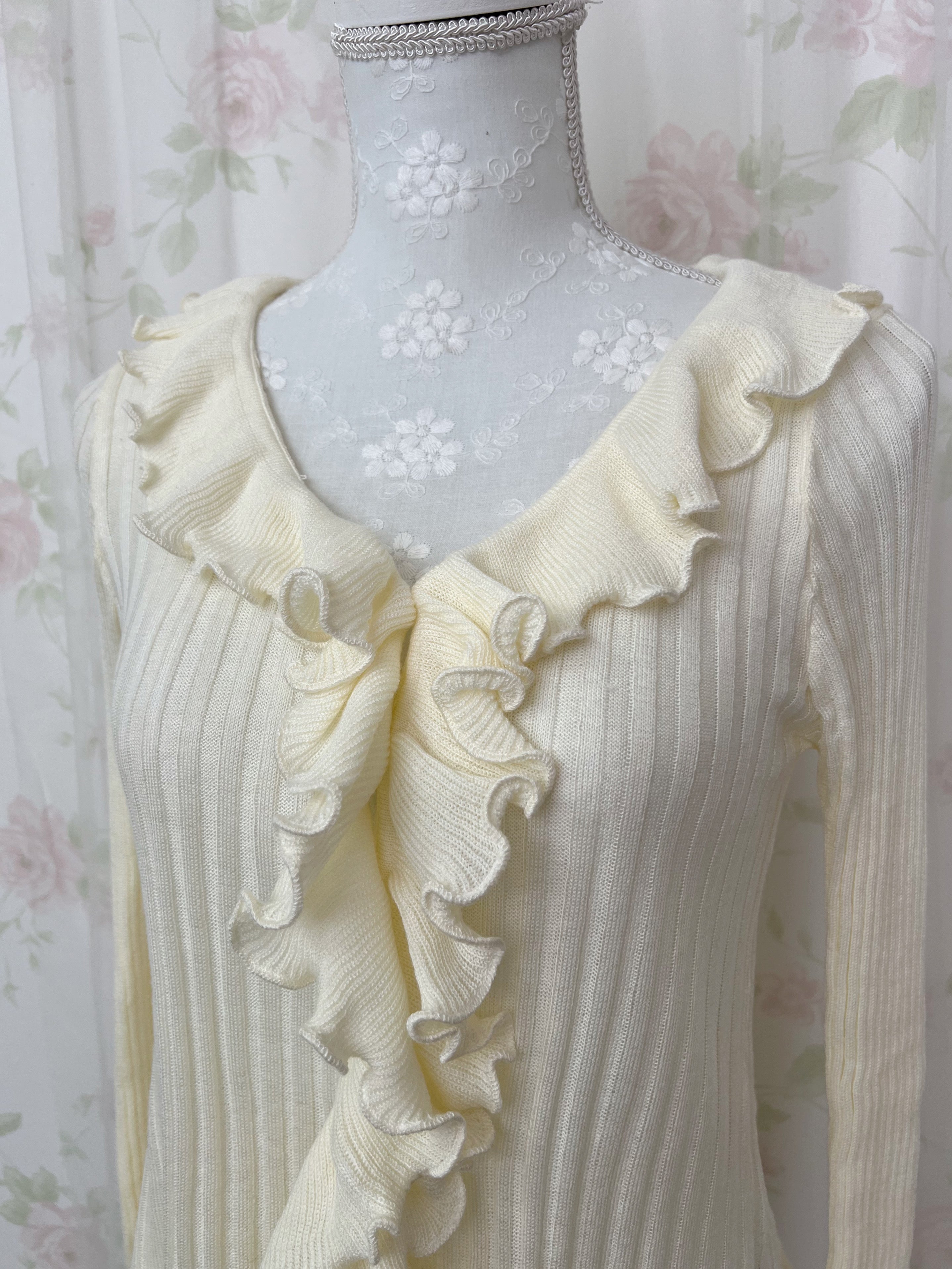 TITTY&CO. Ruffled Hem Whimsical Cardigan (Ivory)