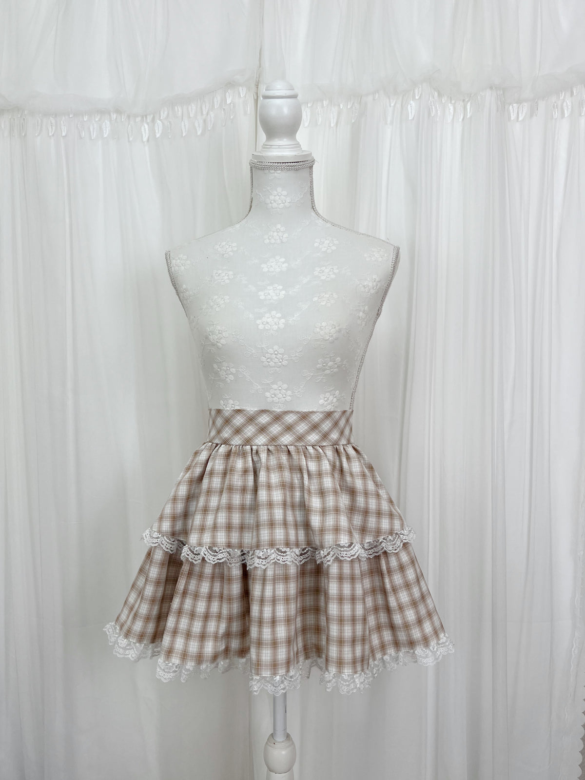 evelyn Checked Lacy Hem Skirt (Beige)