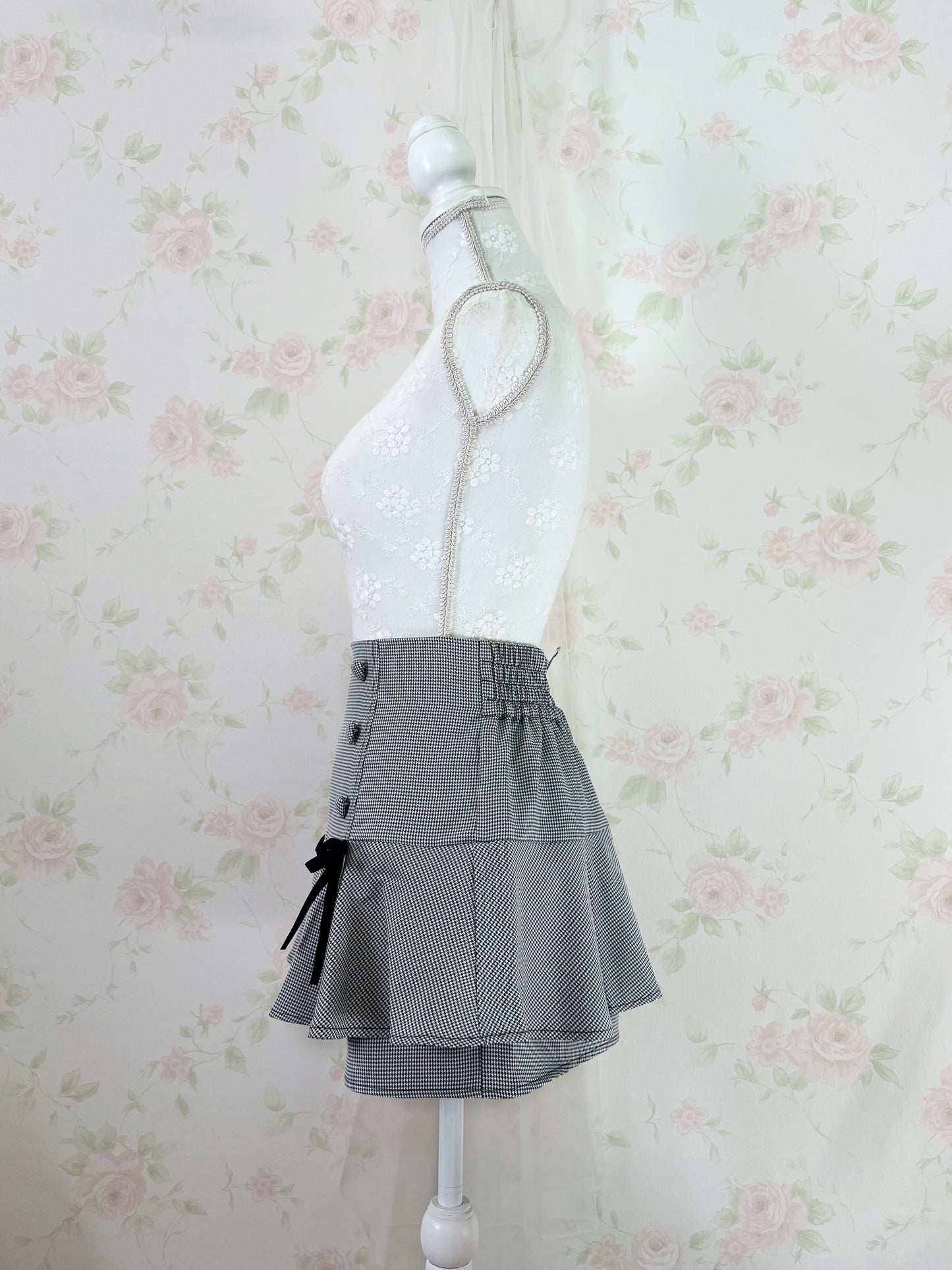 Heart button Checked Jiraikei Skirt (Black)