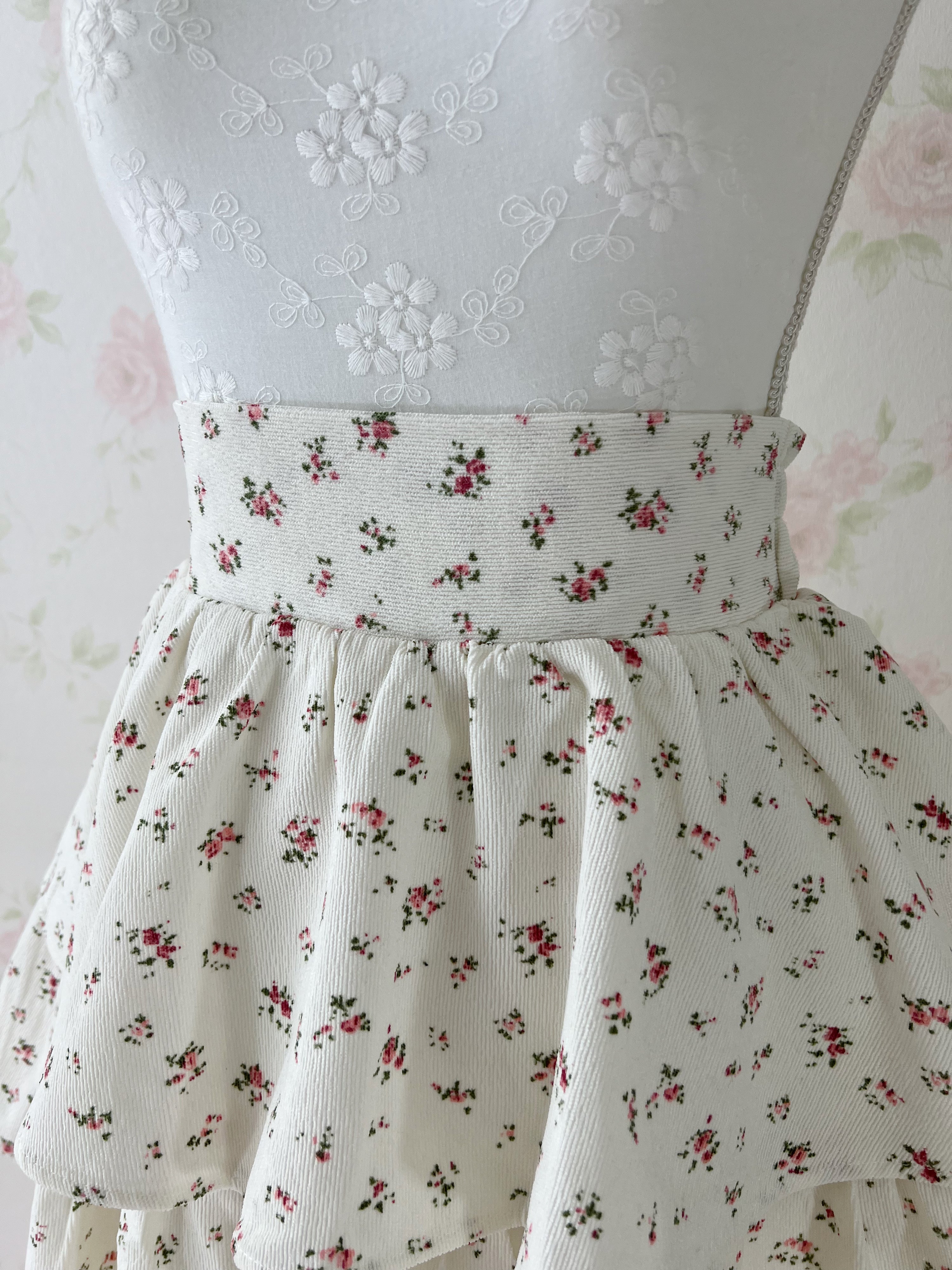 Petite Floral Layered Skirt (white)