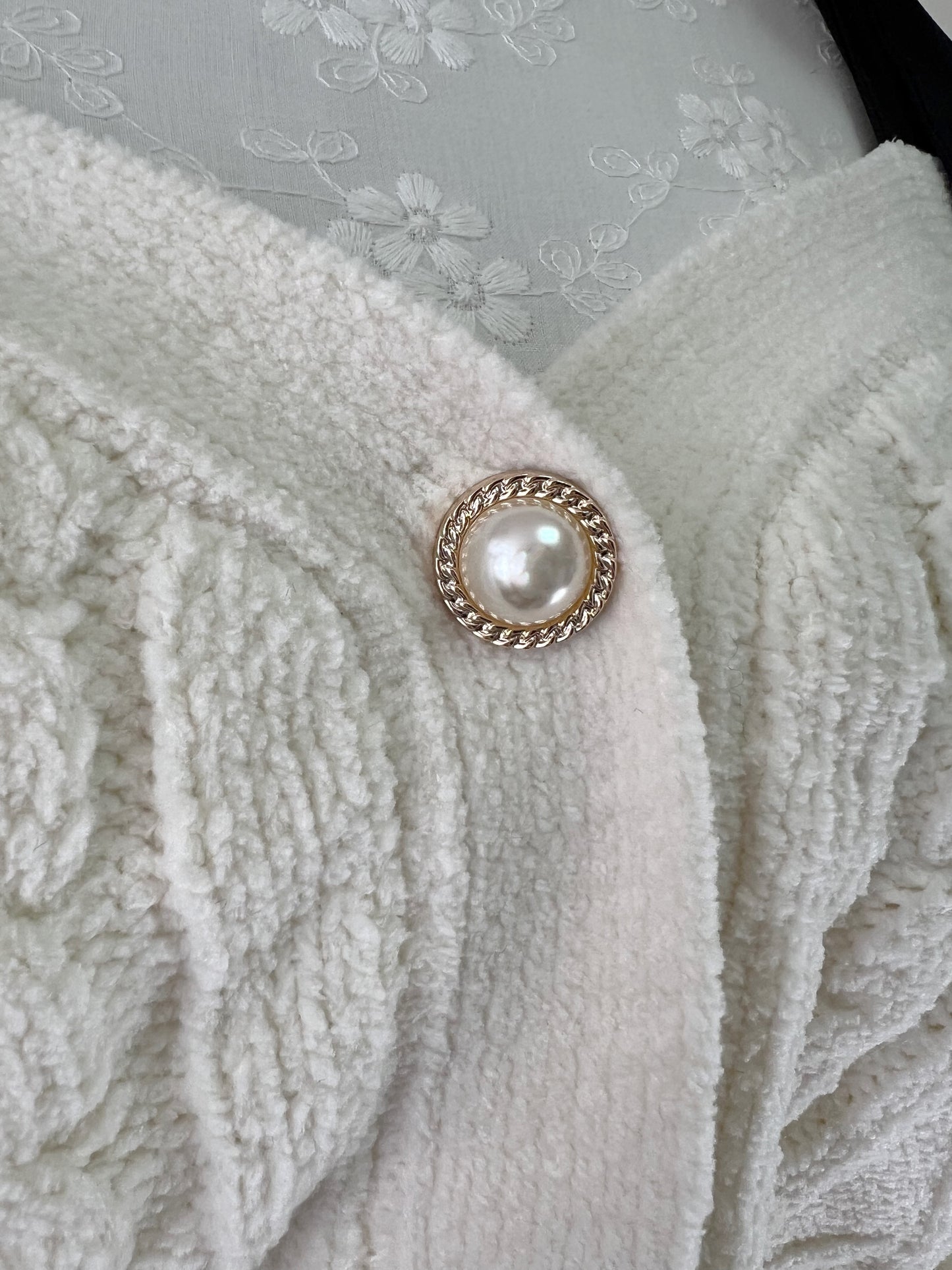 Velvet Shoulder Bow Sweater (Ivory)