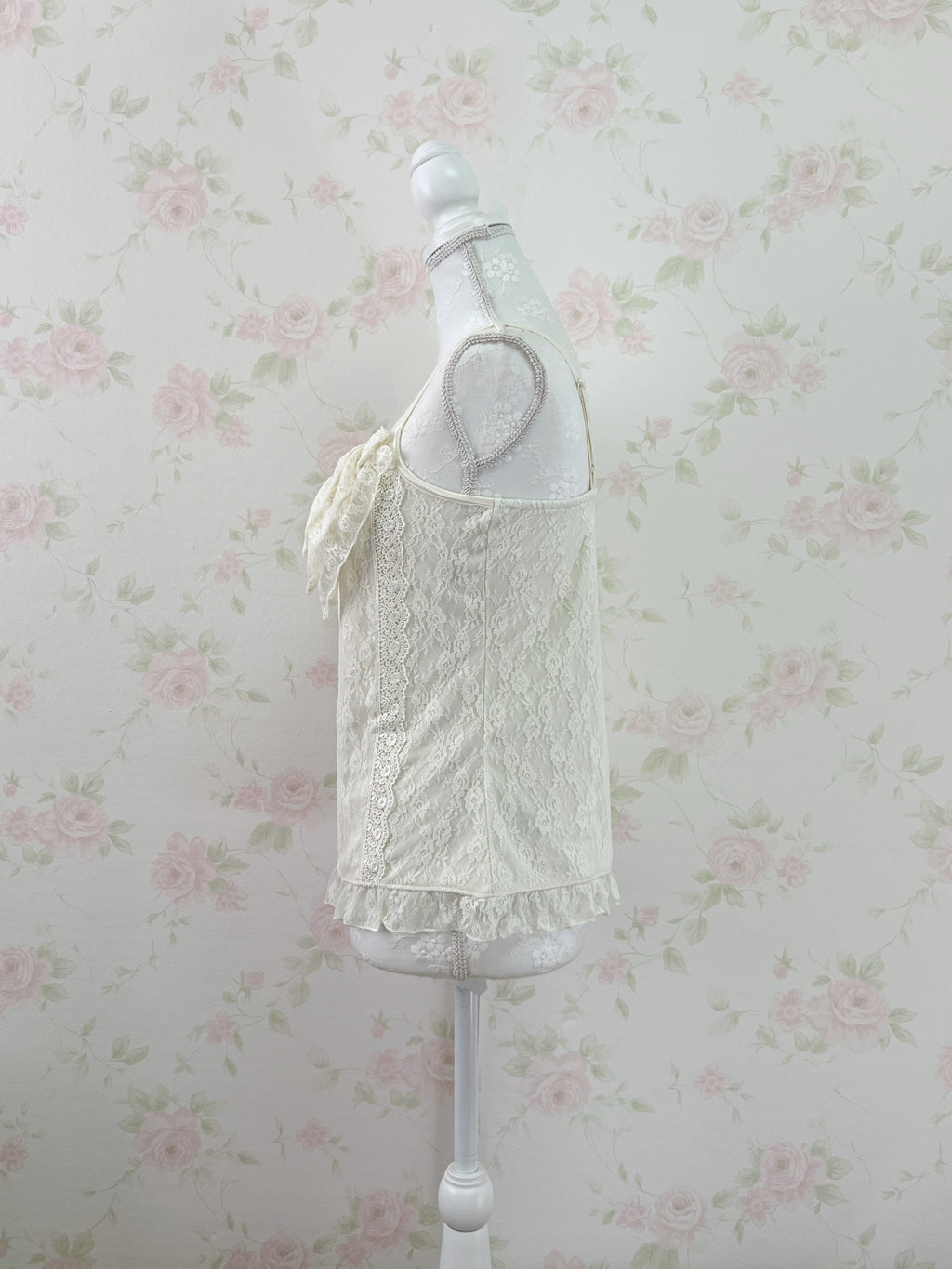 axes femme Y2K Big Bow Lace Camisole (Ivory)