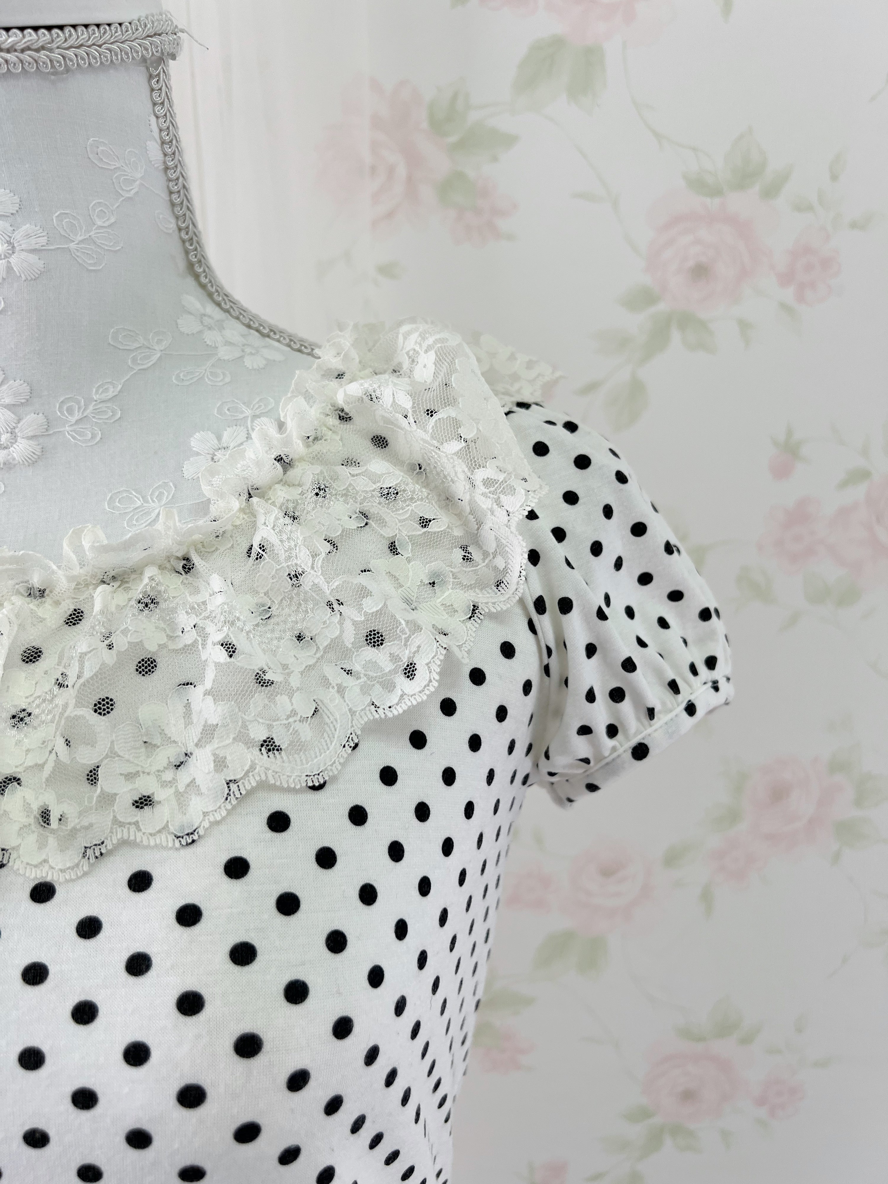 L'EST ROSE Lace Collar Polka Dot T-Shirt