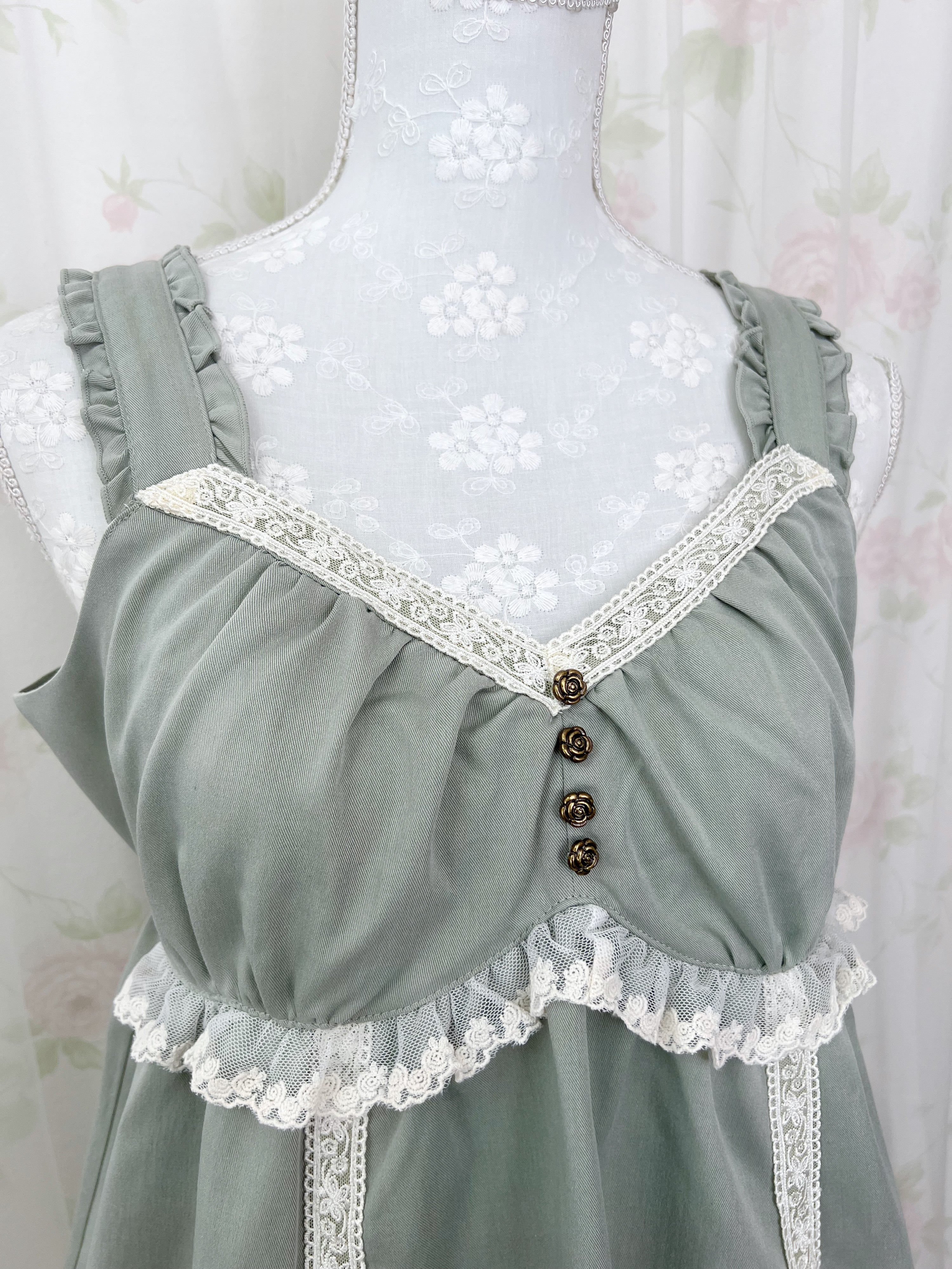 axes femme Lace Gathered Dress (Antique Green)