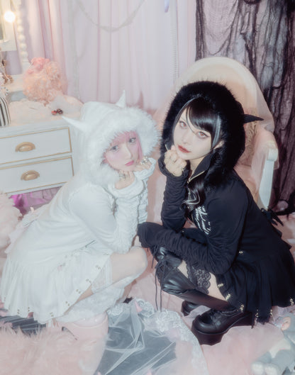 AVENCHUMU Pleated devil zip hoodie