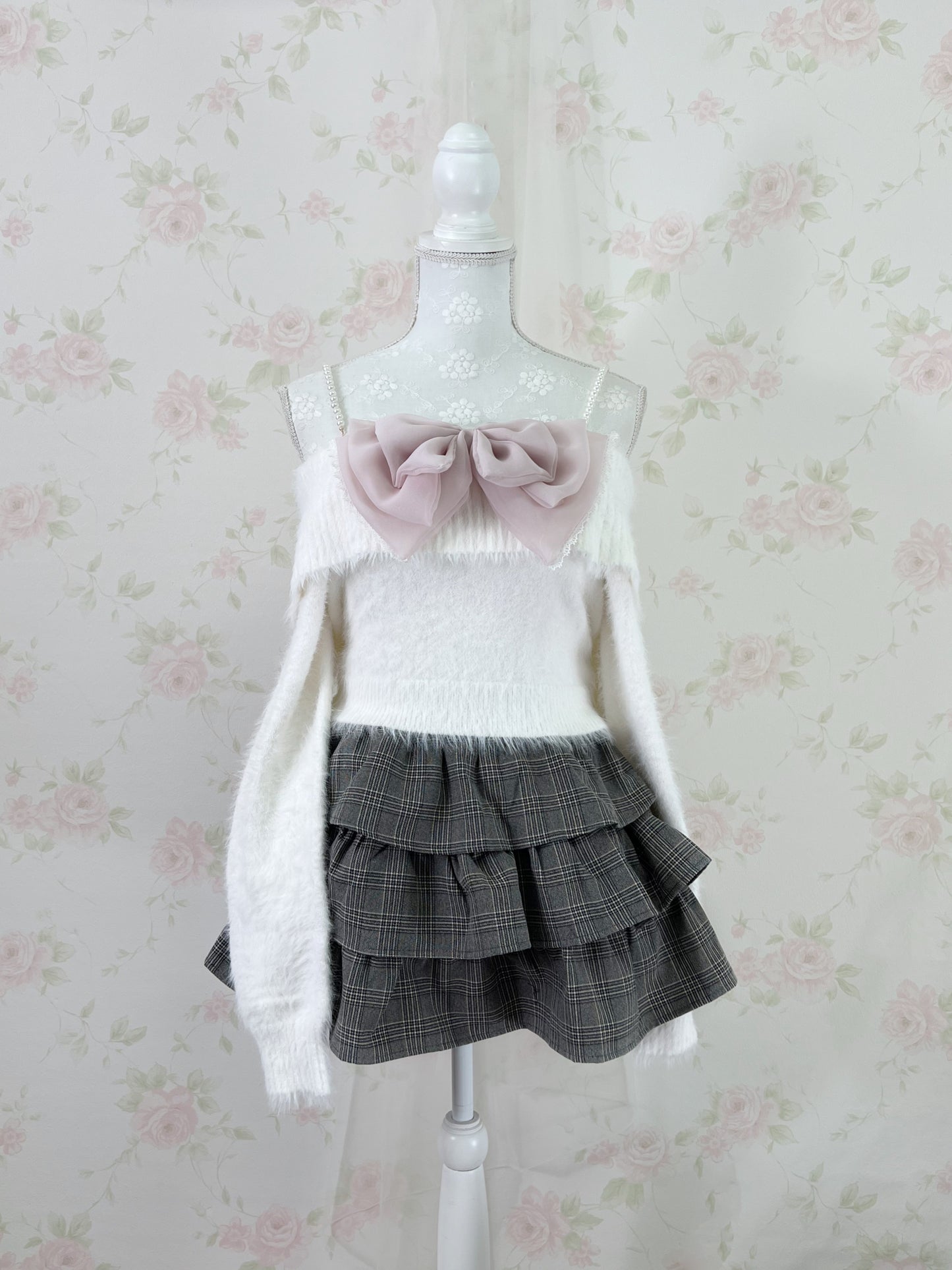 GRL Pearl Strap Off Soulder Sweater (White)