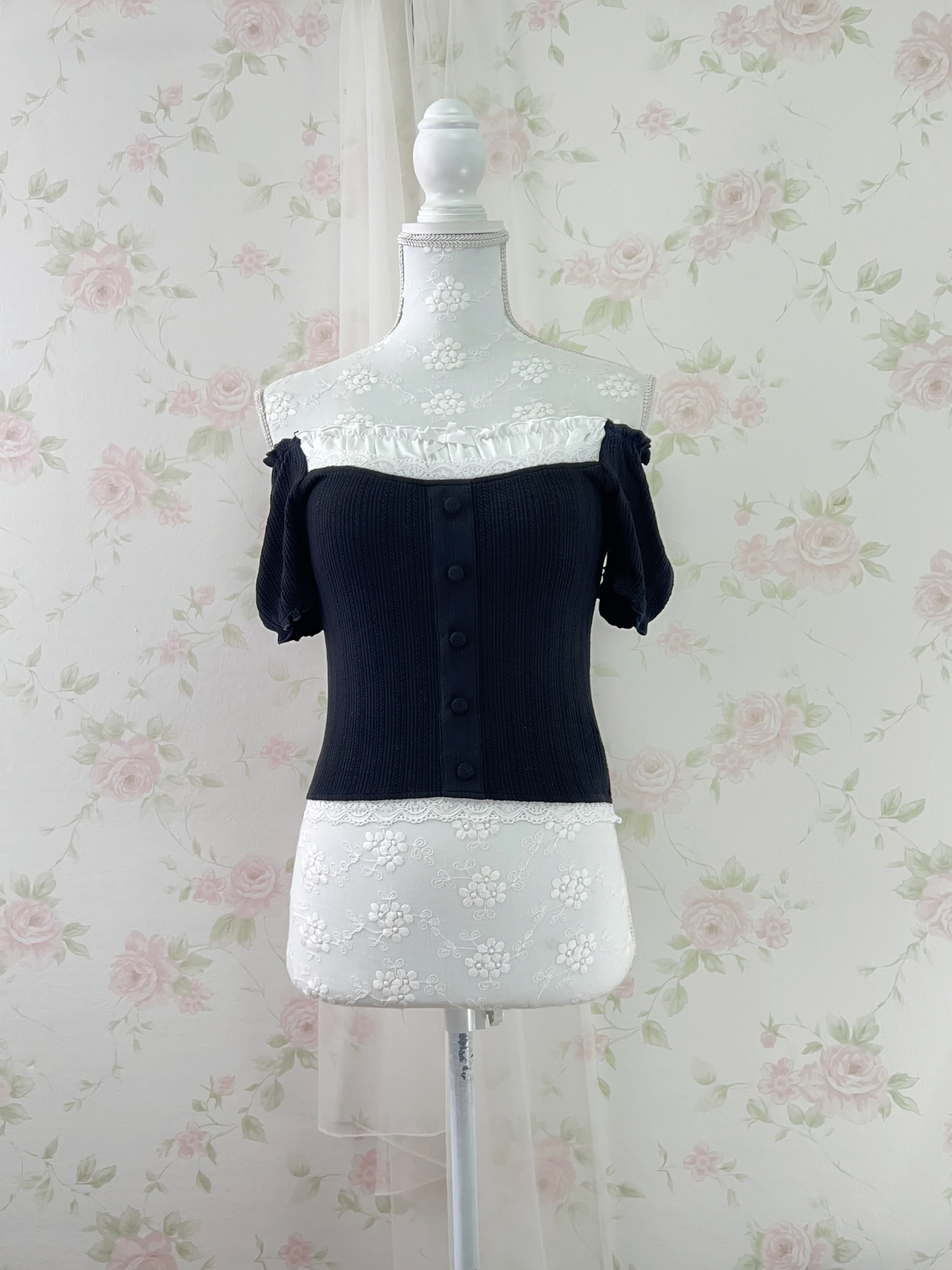 Lace Shoujo Milkmaid Tops (Black)