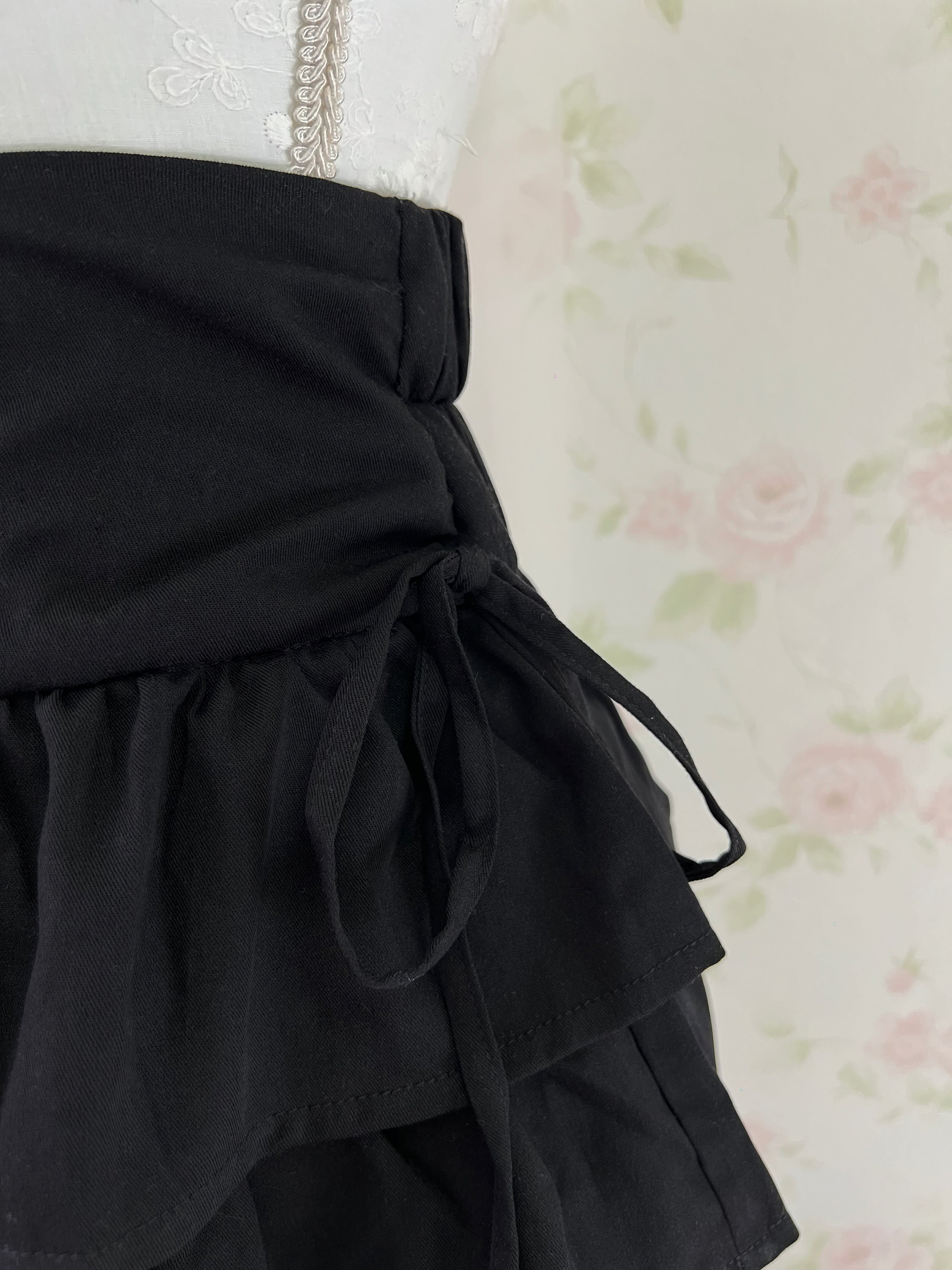 Side Bow Tiered Skirt (Black)