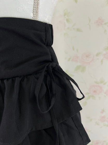 GRL Side Bow Tiered Skirt (Black)