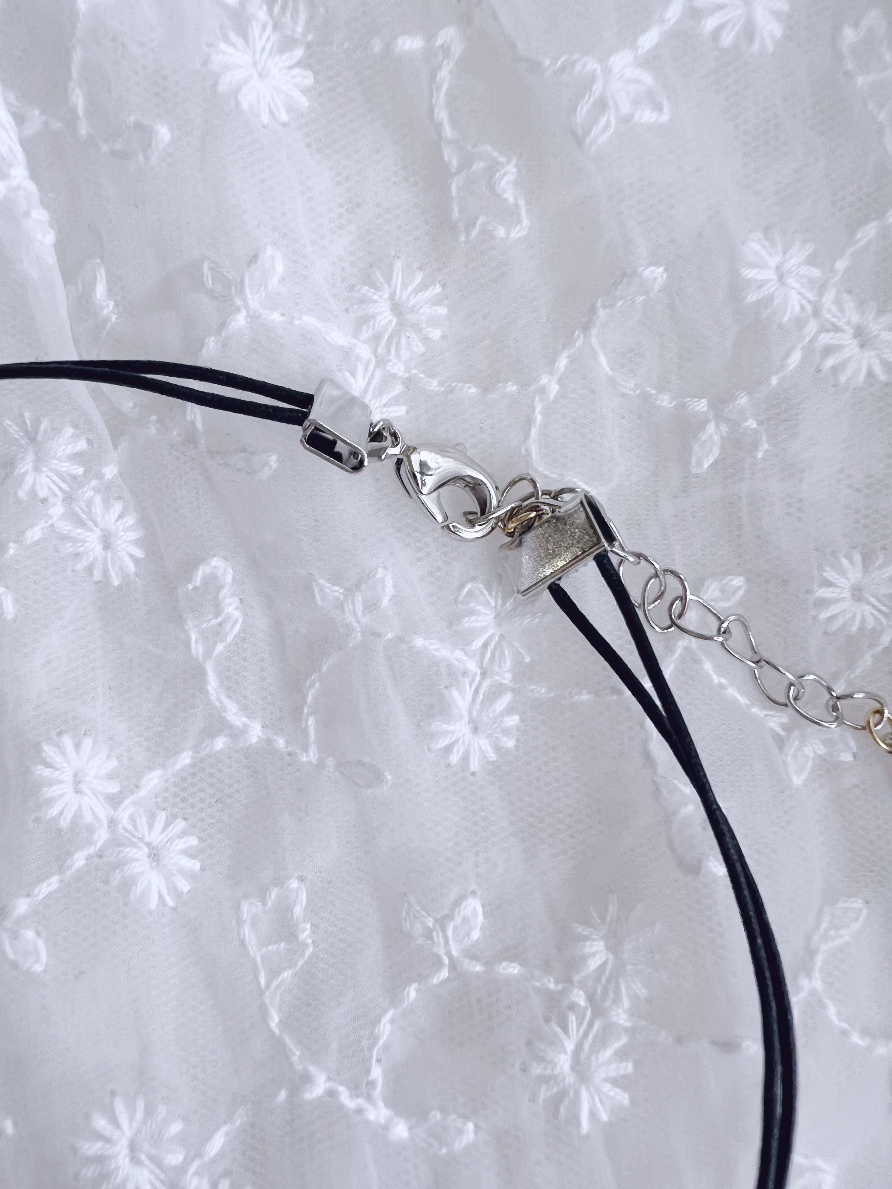 Prism Heart Ribbon Choker (Black)