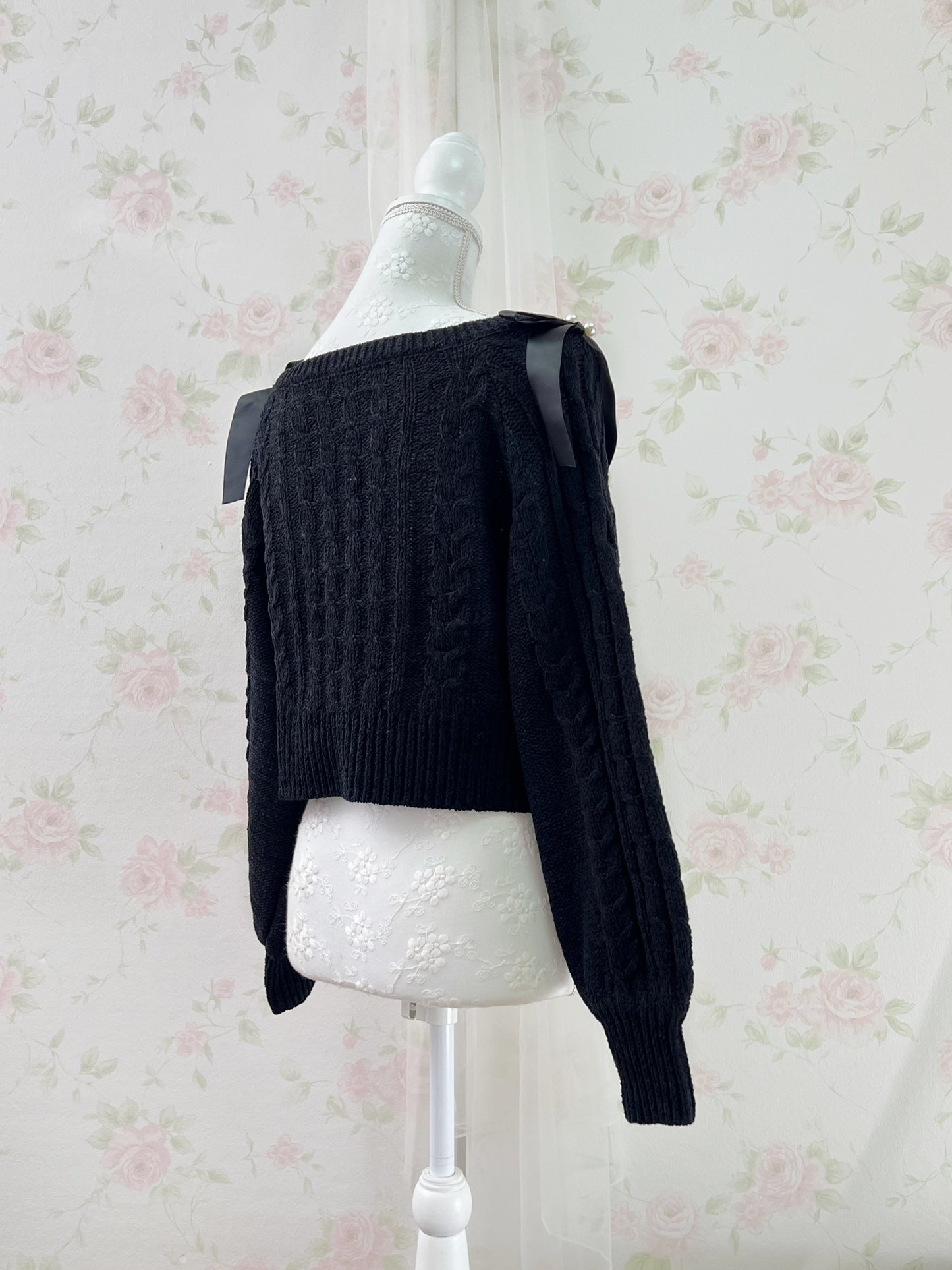 GRL Shoulder Bow Sweater (Black)