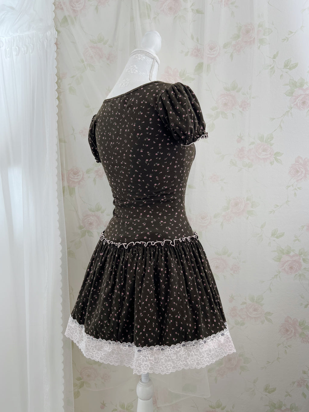 (Pre-order) passion room Petite Floral Doll Dress (Brown)