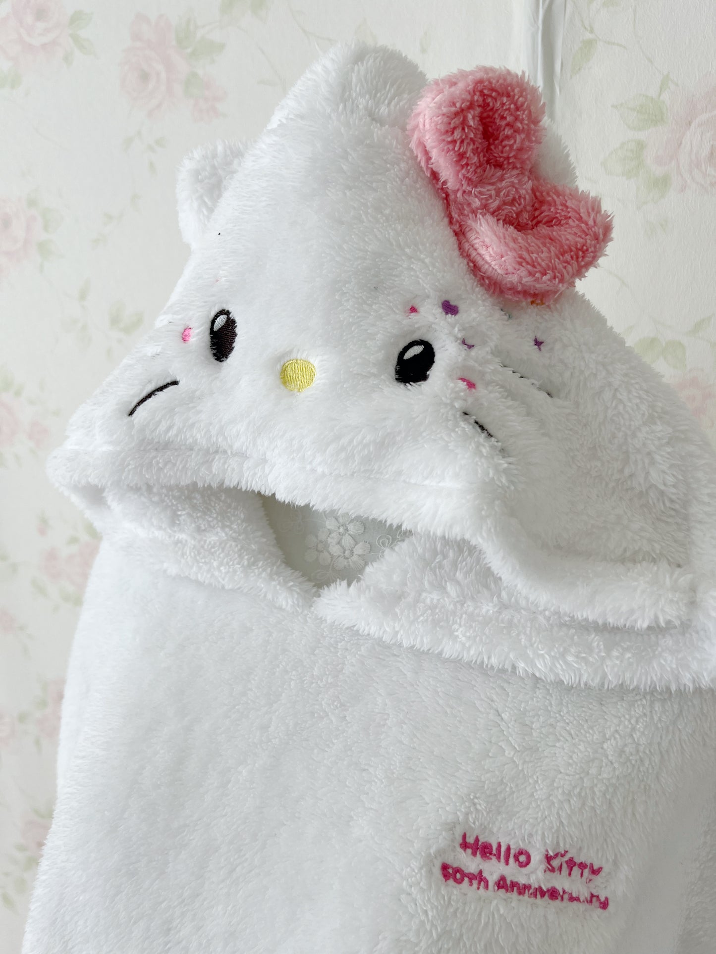 (21% OFF) Sanrio Hello Kitty Fluffy Face Hoodie