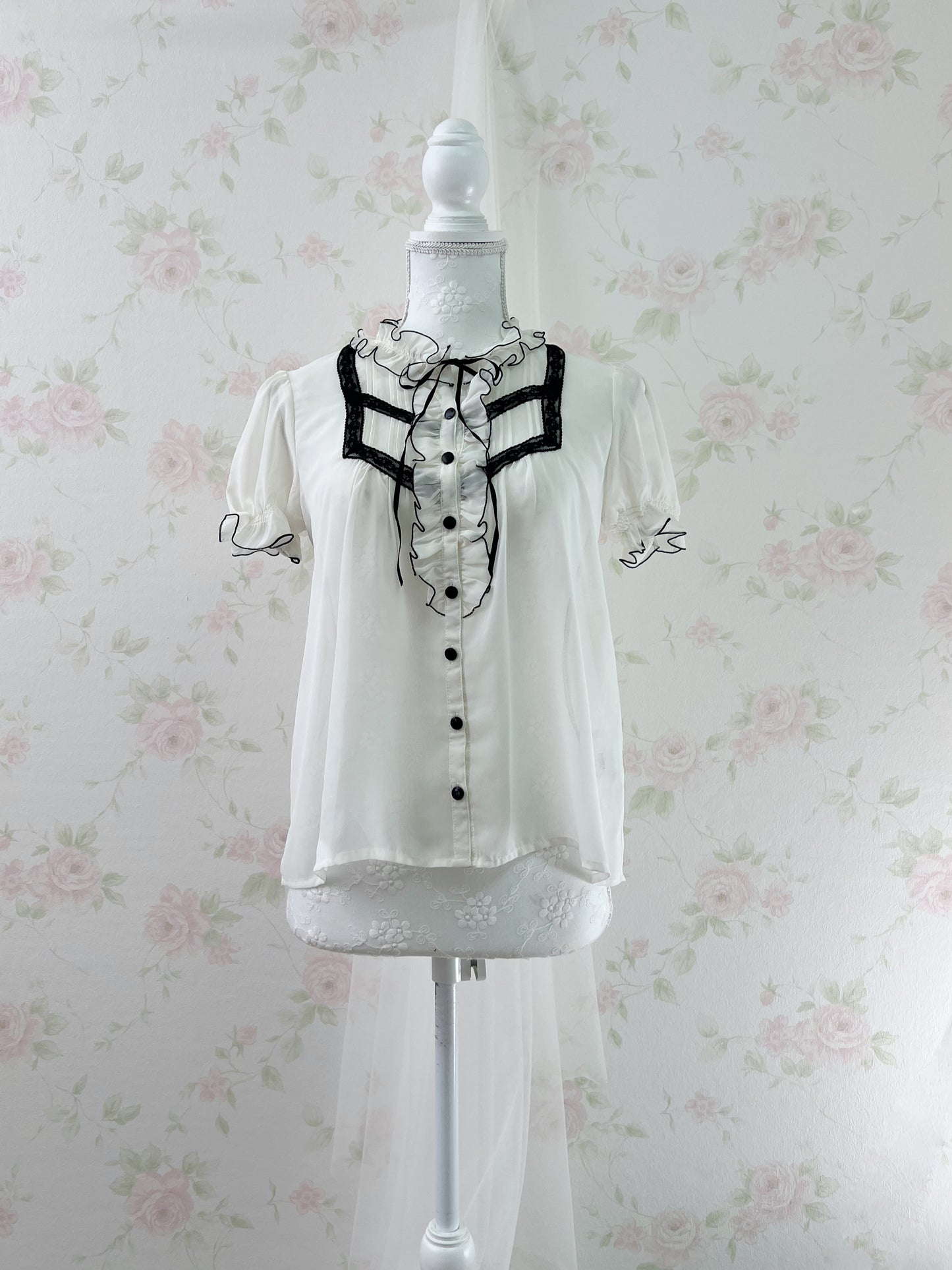 L’EST ROSE Classical Chiffon Blouse (Black X White)