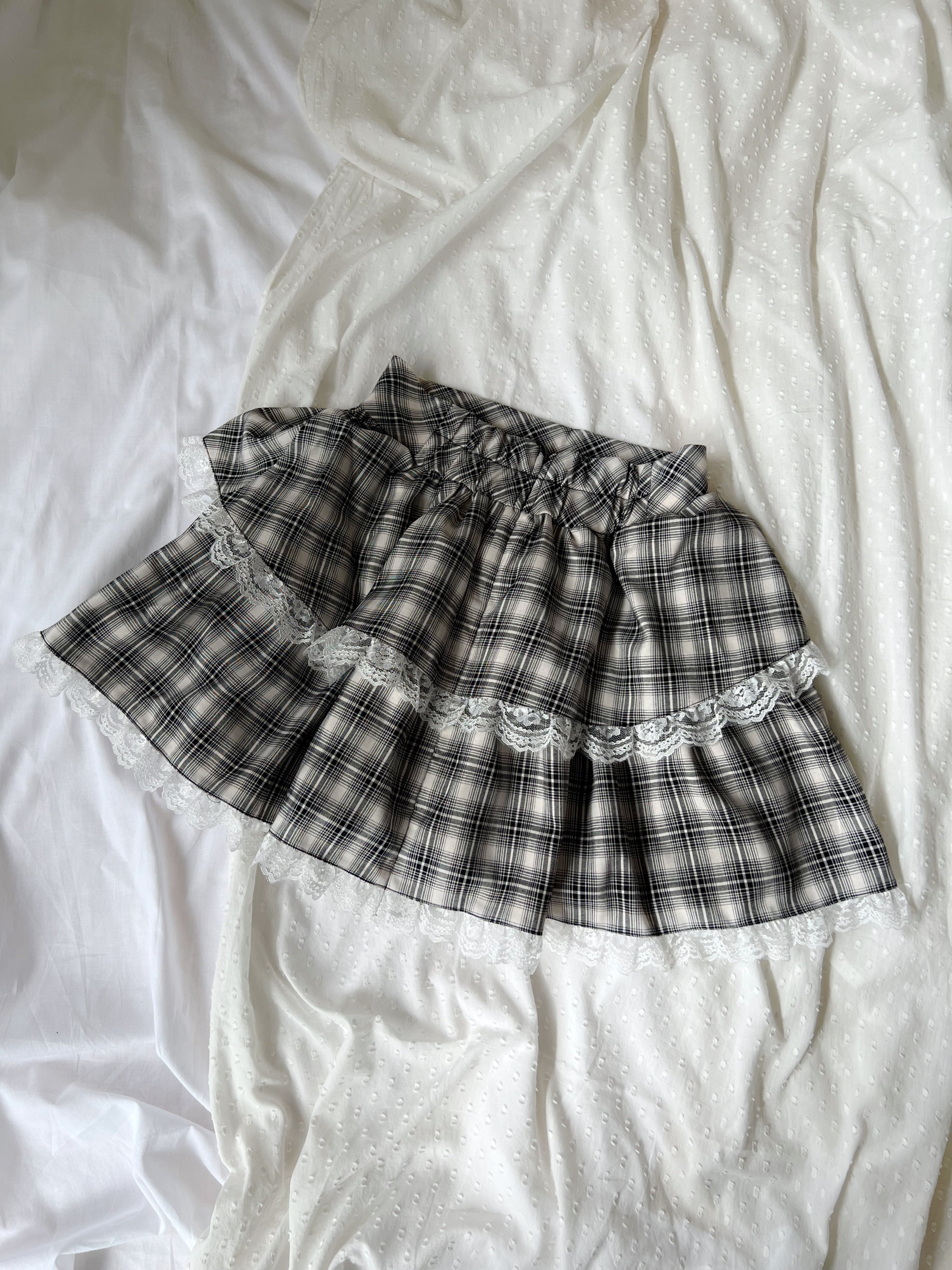 evelyn Checked Lacy Hem Skirt (Black)