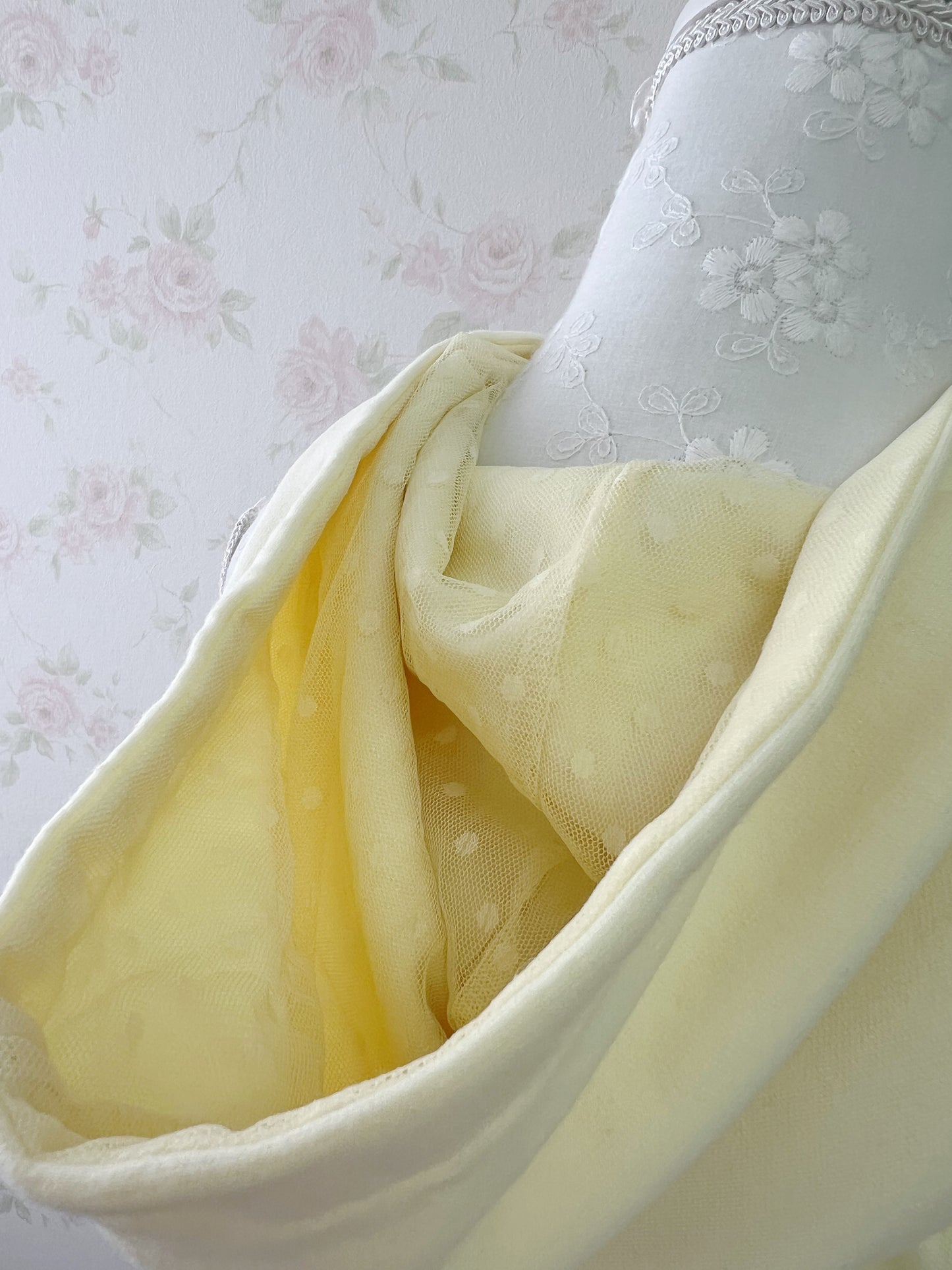 LIZ LISA Floral Lace Tulle Hoodie (Lemon yellow)