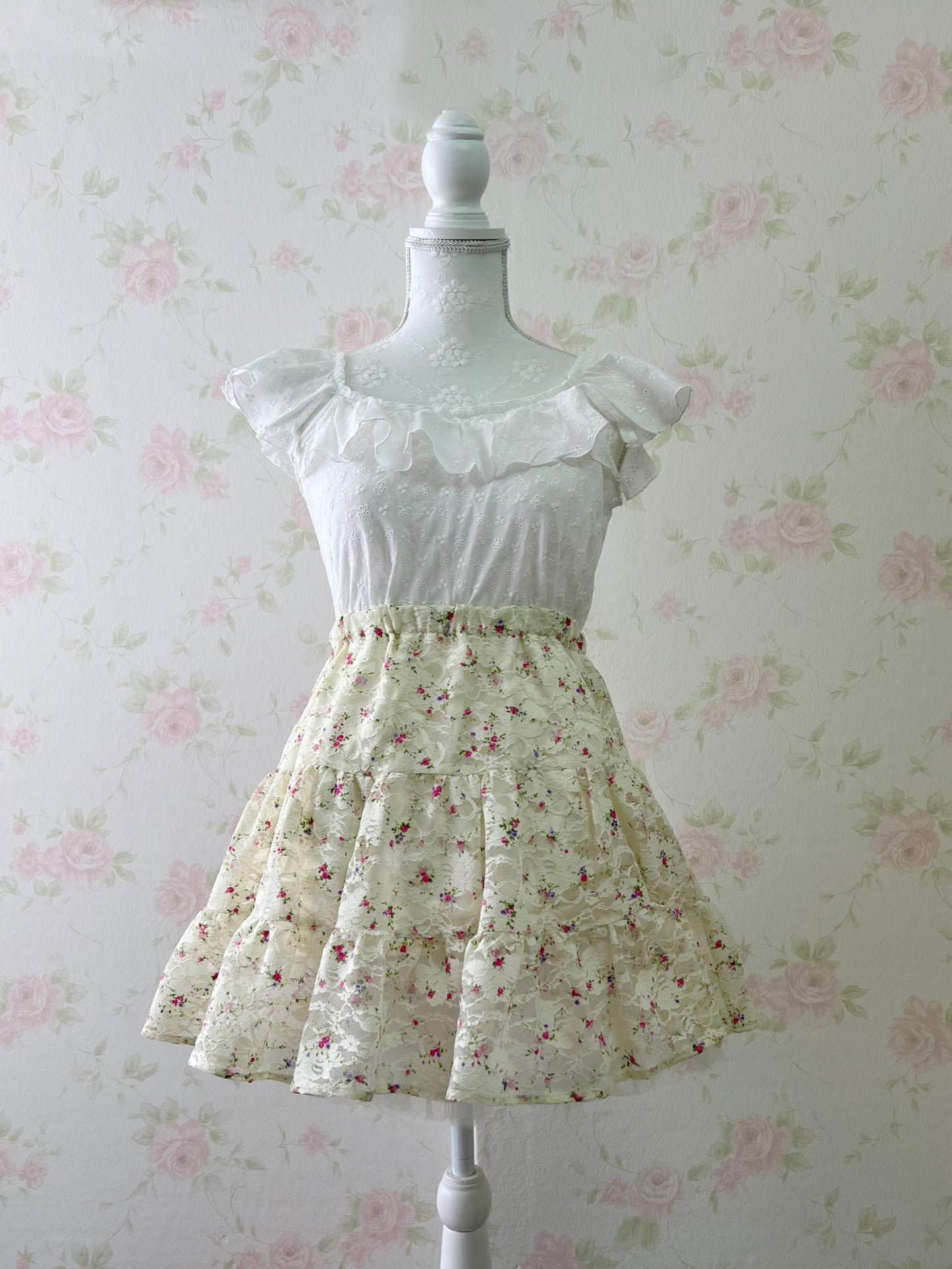 dazzlin Lace Petite Floral Skirt (Ivory)