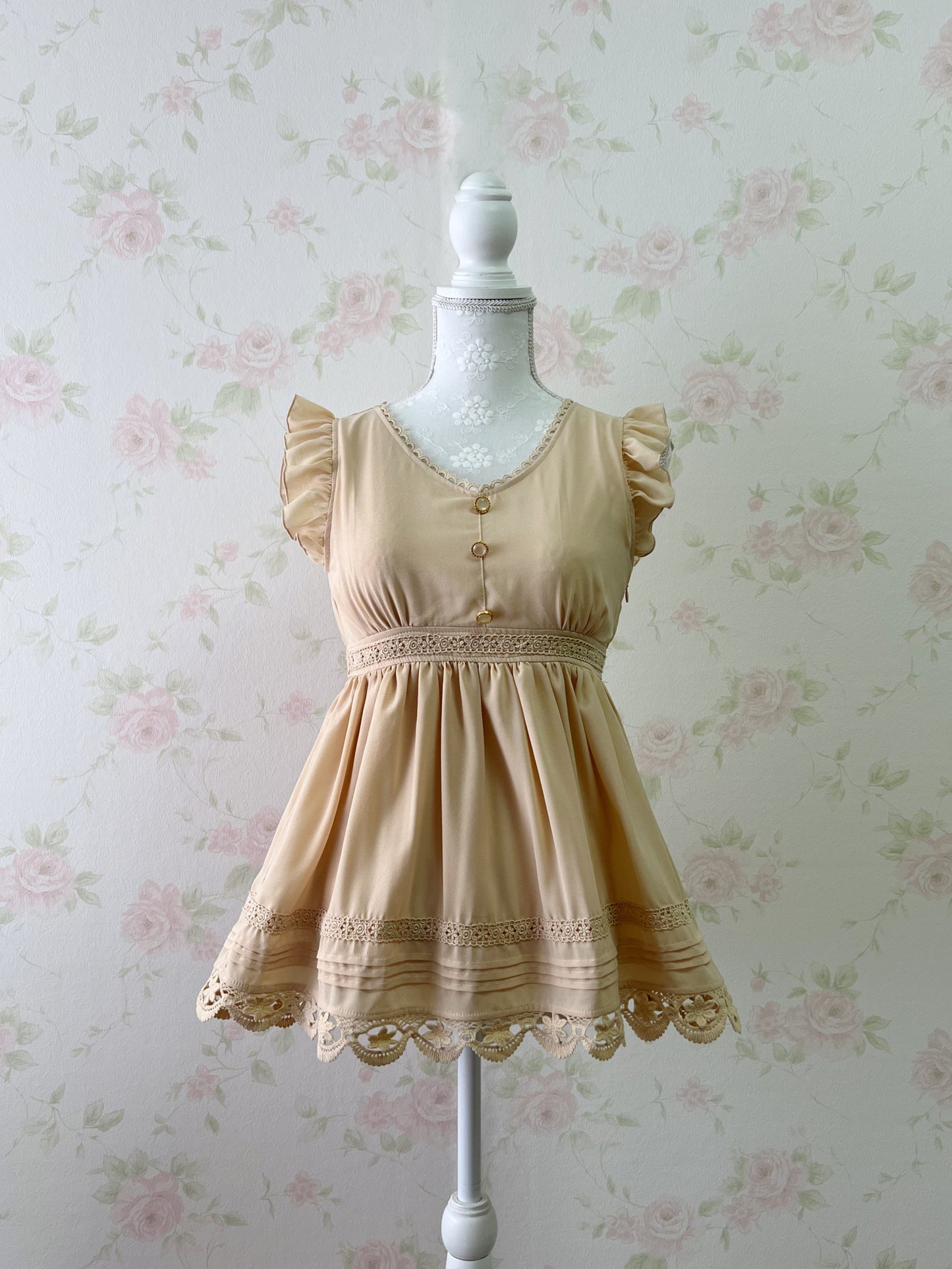 LIZ LISA Penderie Ruffled Sleeve Tunic Top
