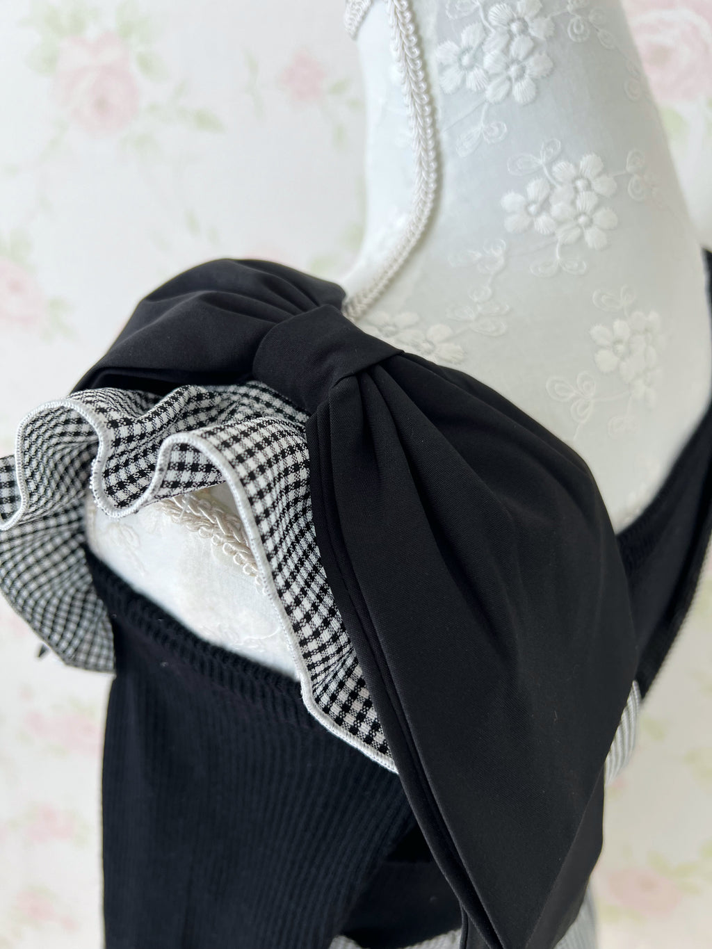 Shoulder Bow Knit Top (Black)