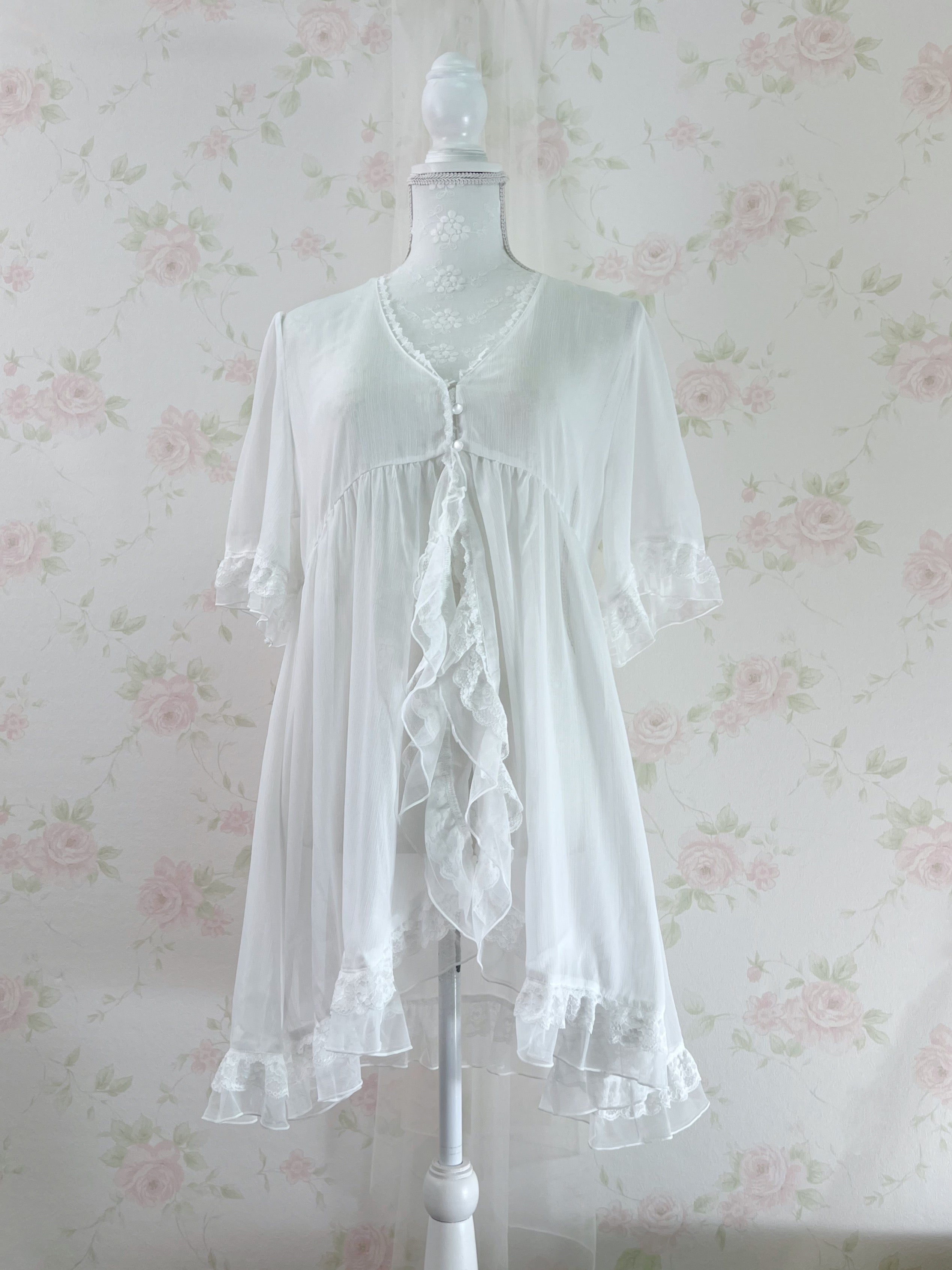 axes femme Princess Tulle Ruffled Gown (White)