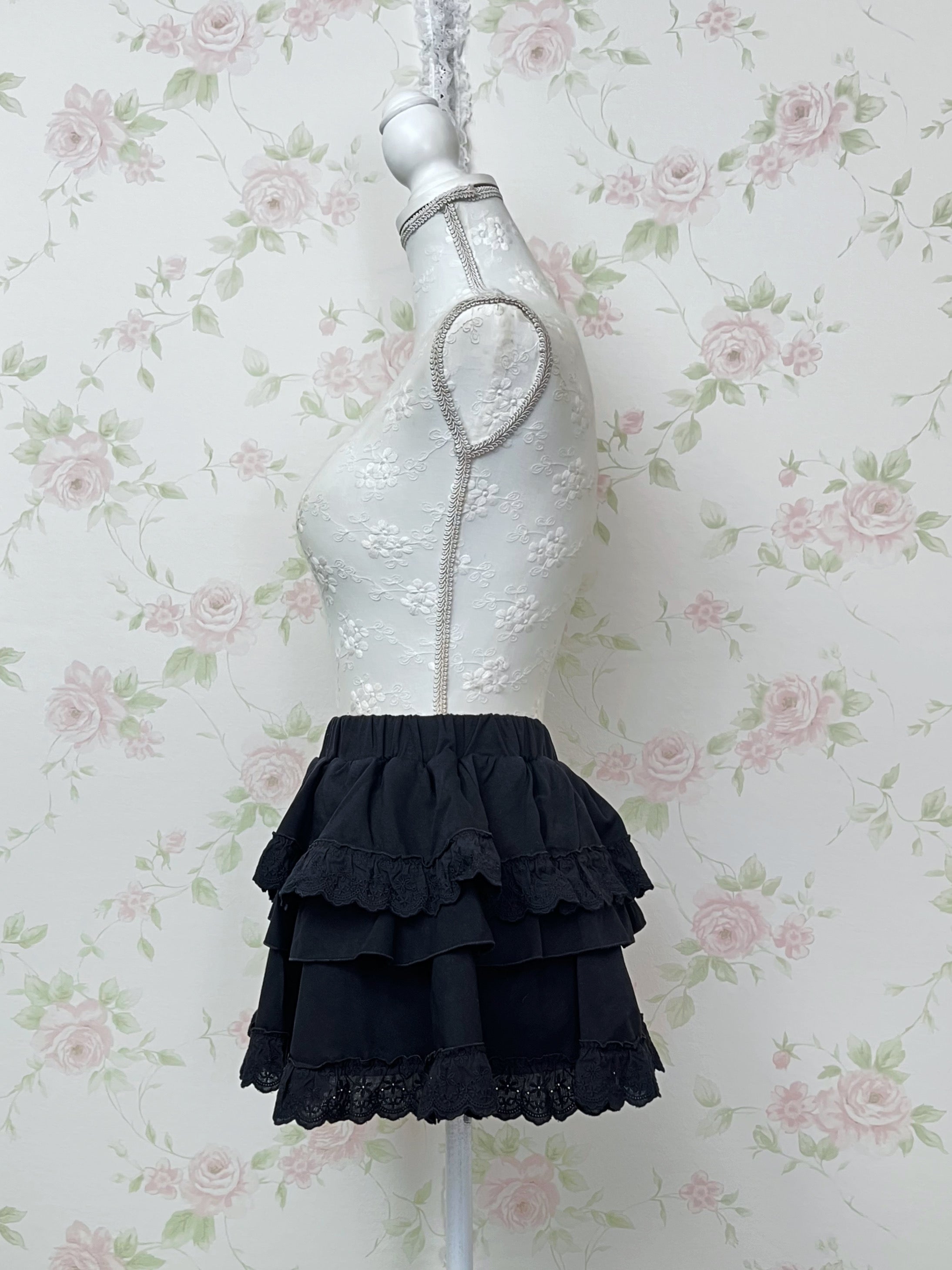 Cotton Lace Ruffled Tiered Skirt (Black)