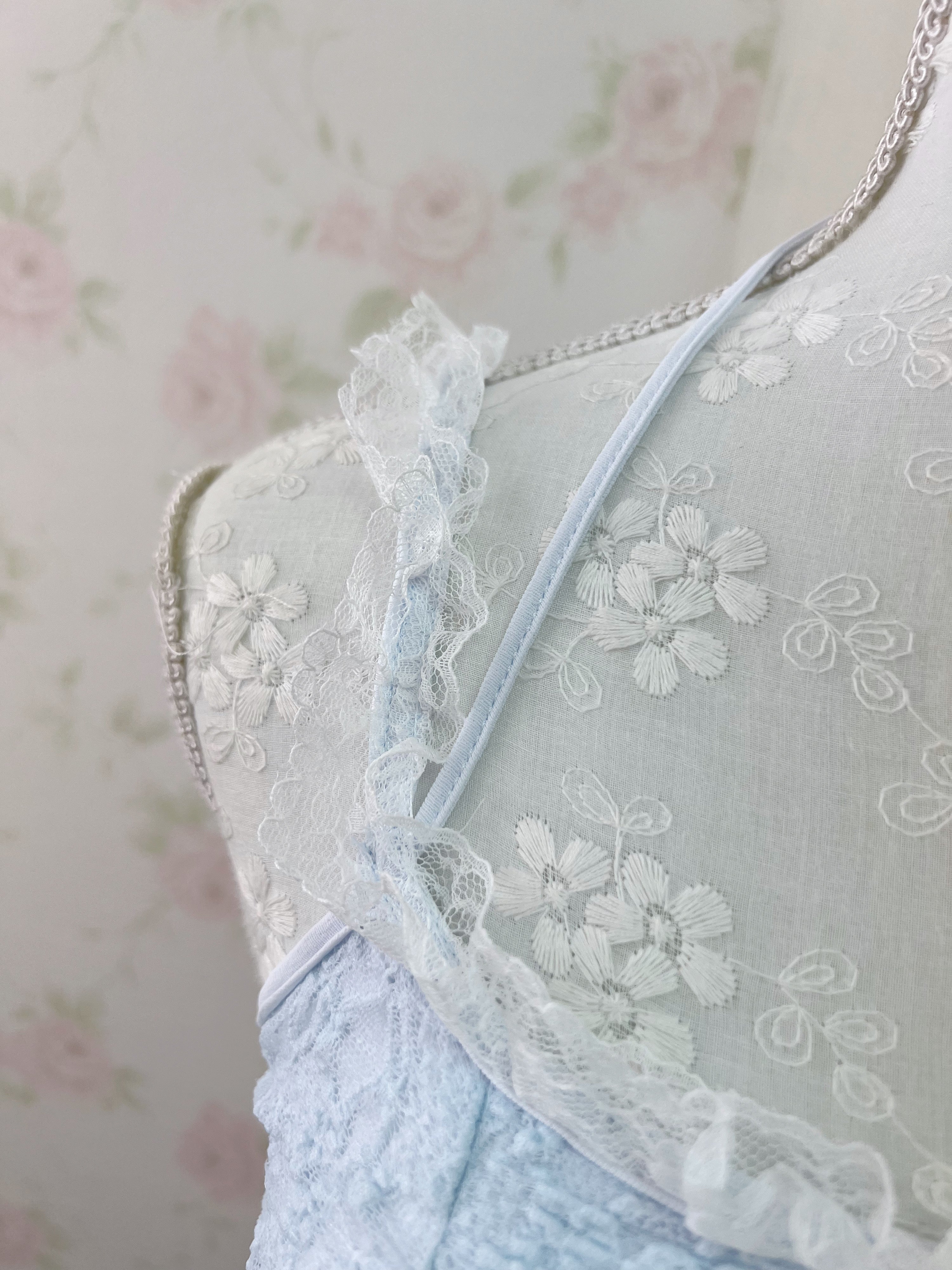 Lacy Halter Neck Camisole (Blue)